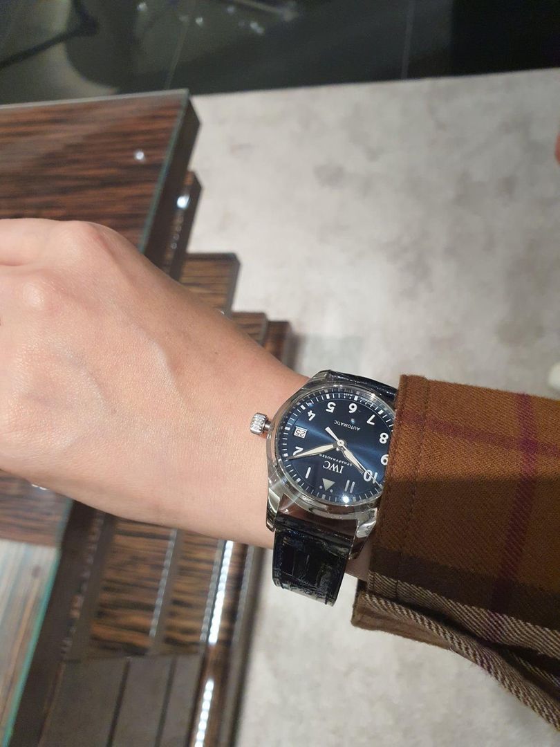 IWC 파일럿 워치 오토매틱 36 IW324008 착용샷 1