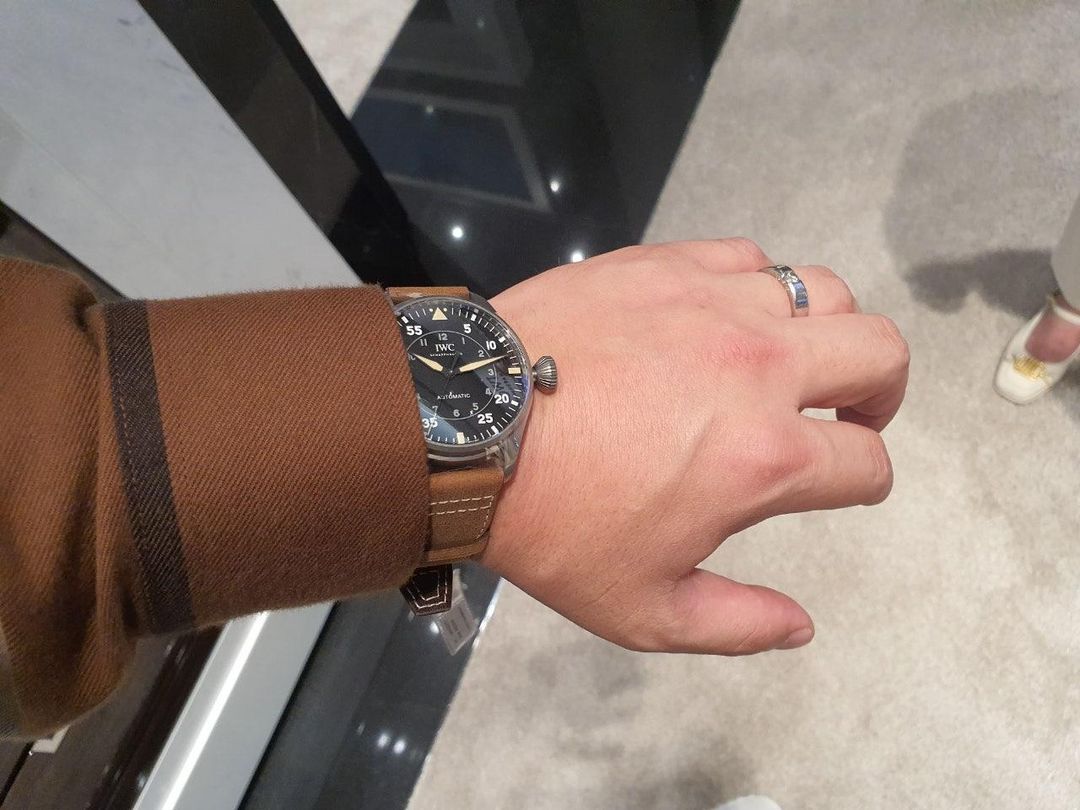 IWC 빅 파일럿 워치 스핏파이어 IW329701 착용샷 1