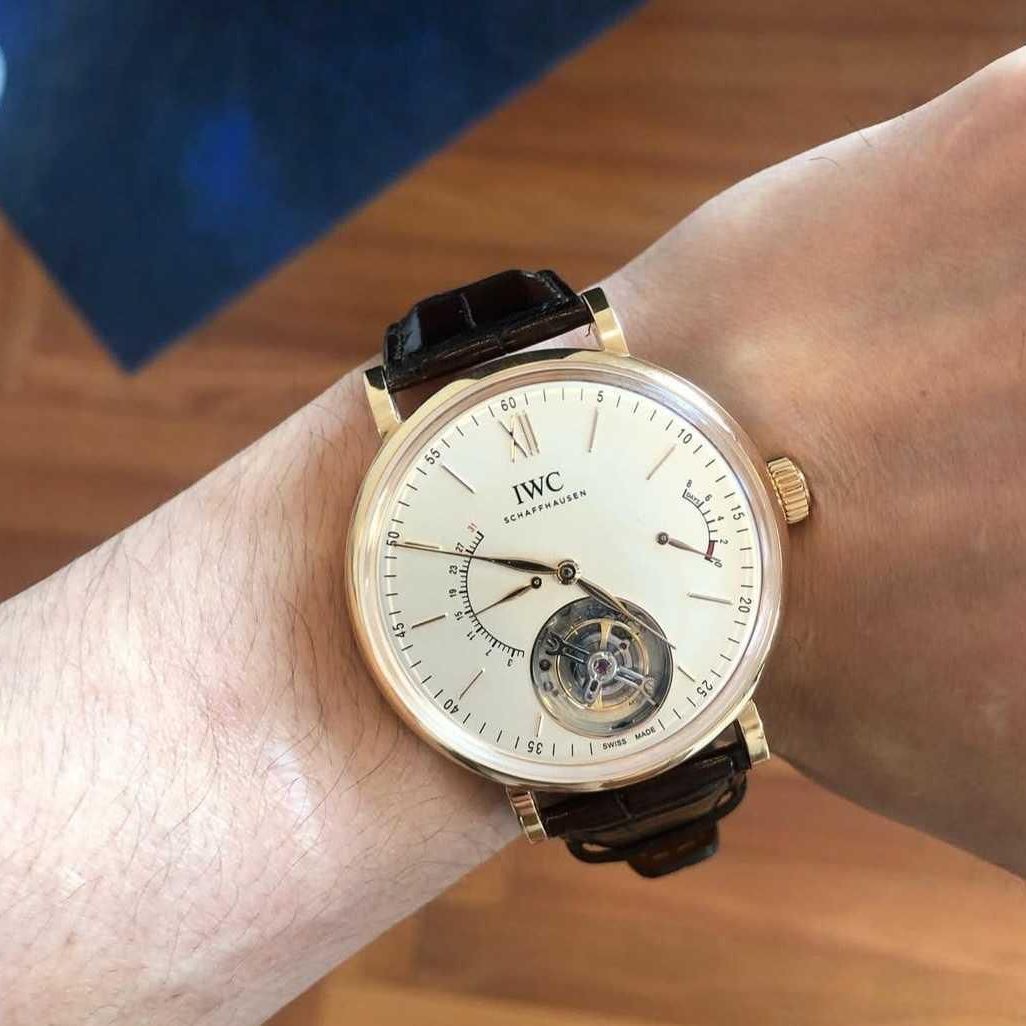IWC 포르투기저 핸드 와인드 투르비옹 IW545801 착용샷 2