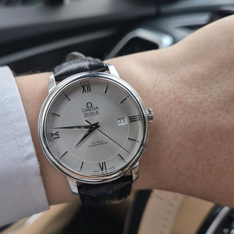 Omega De Ville Prestige 424.10.40.20.02.003 着用写真 1