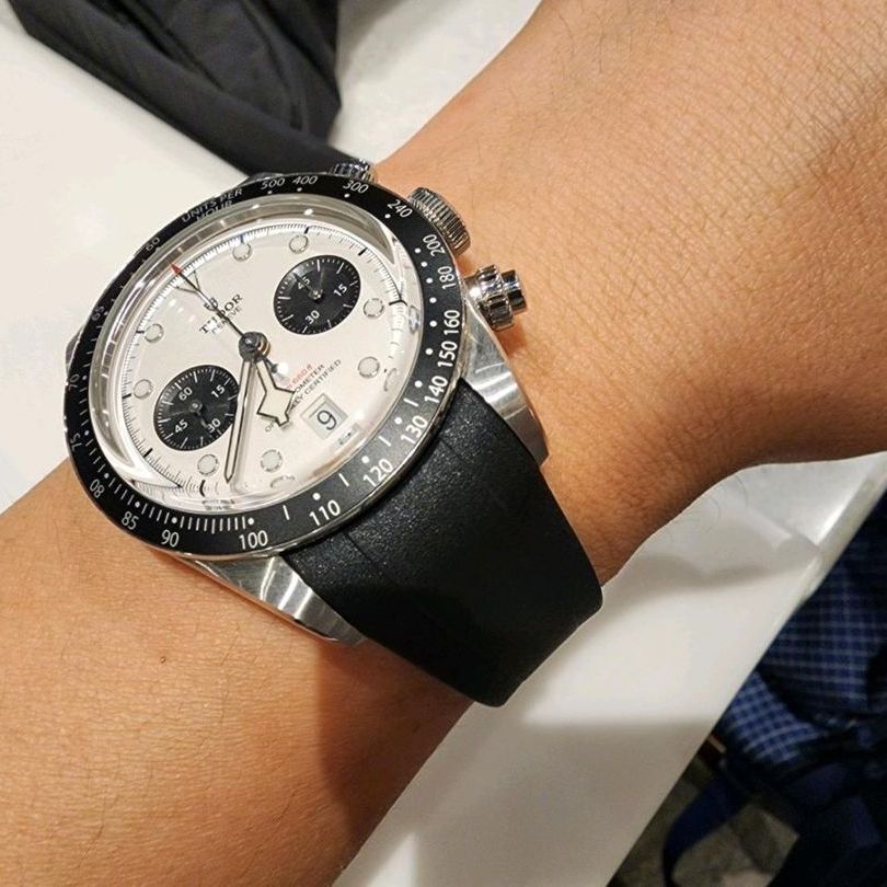 Tudor Black Bay Chrono M79360N-0002 着用写真 3