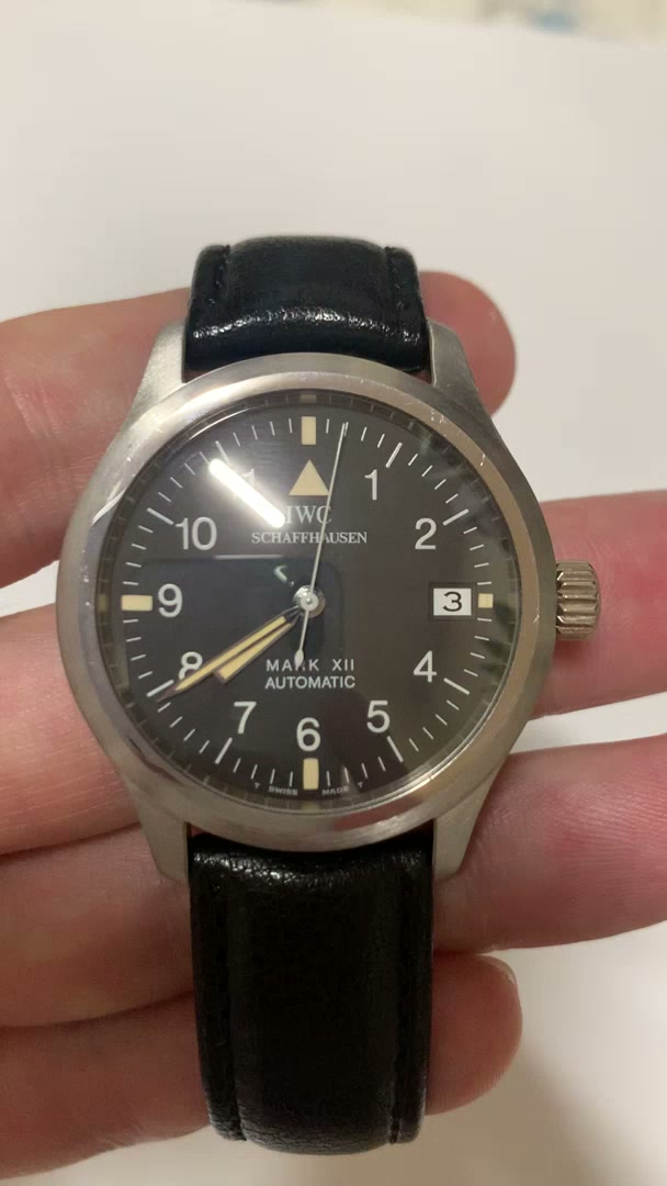 IWC 파일럿 와치 마크 XII IW324101 착용샷 1