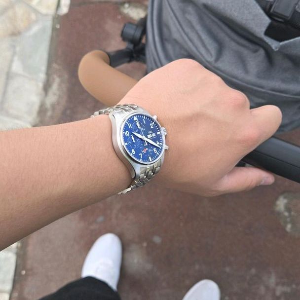 IWC 파일럿 워치 크로노그래프 41 IW388102 착용샷 2