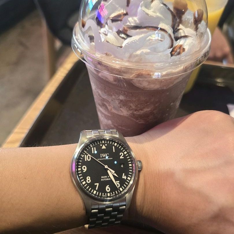 IWC 파일럿 워치 마크 XVIII IW327015 착용샷 2