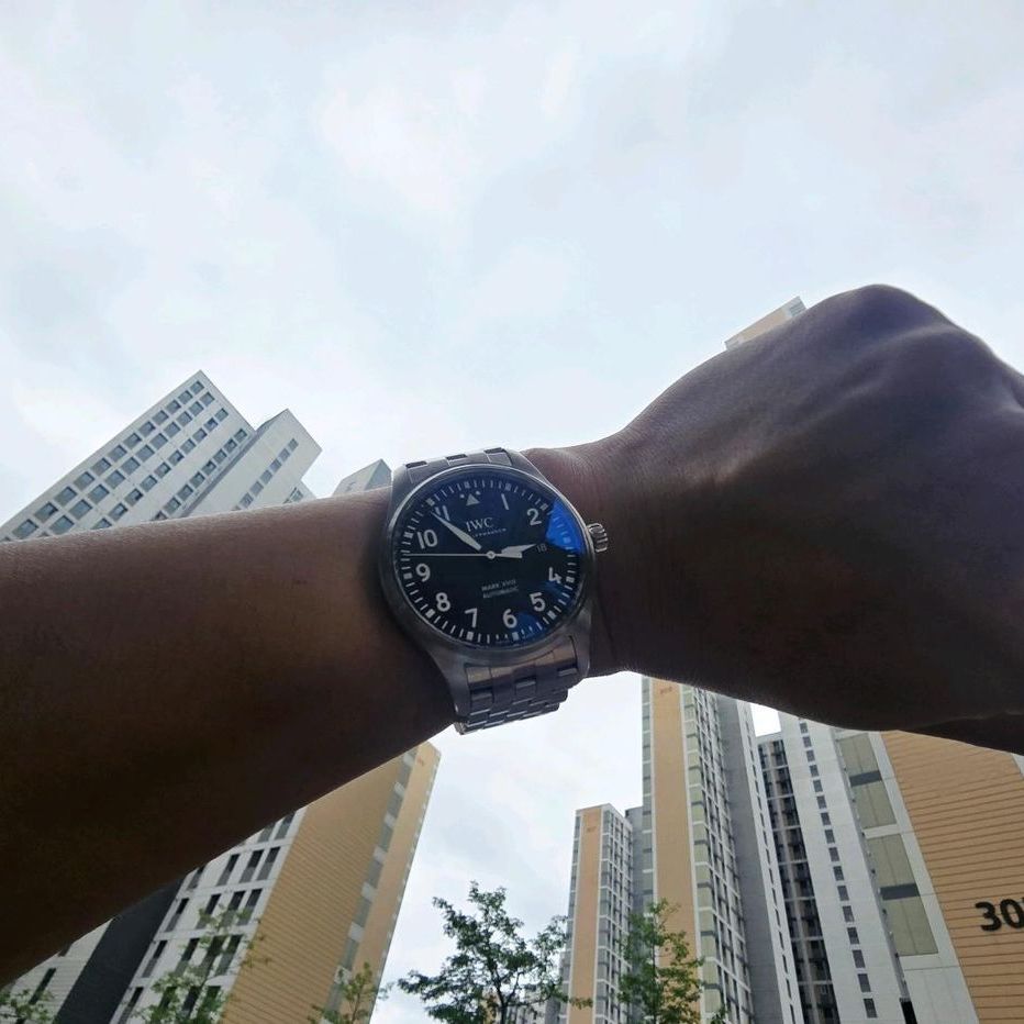 IWC 파일럿 워치 마크 XVIII IW327015 착용샷 4