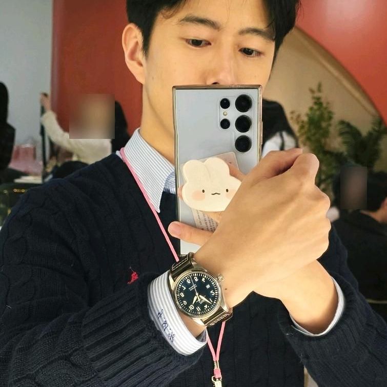IWC 빅 파일럿 워치 '어린 왕자' 에디션 IW500908 착용샷 1