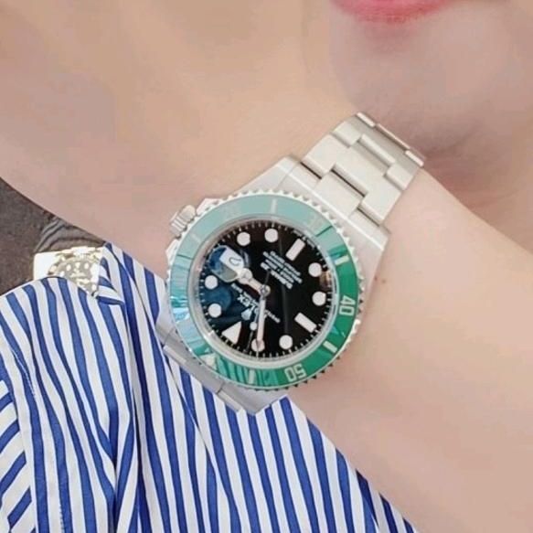 롤렉스 서브마리너 데이트 16610LV 착용샷 4