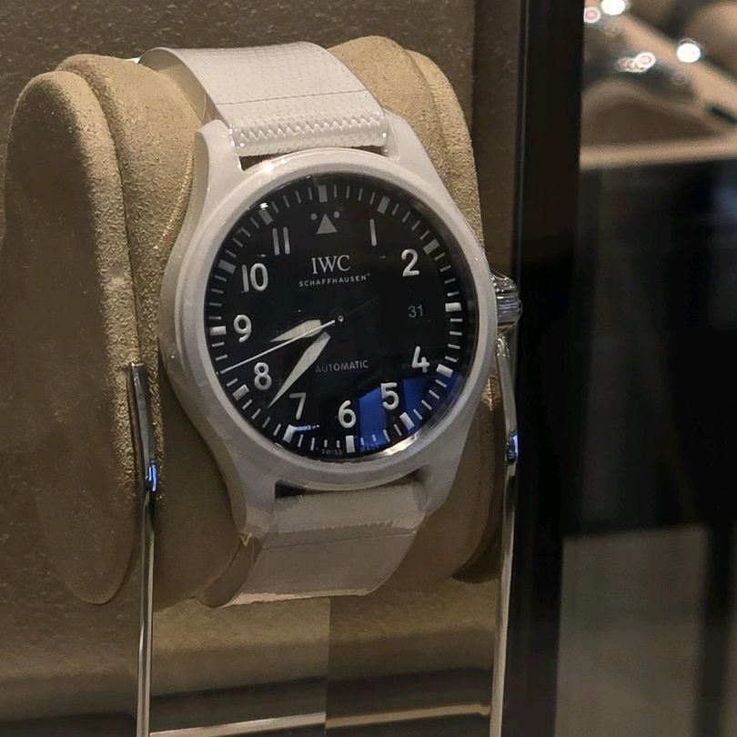 IWC 파일럿 워치 오토매틱 36 IW324002 착용샷 1