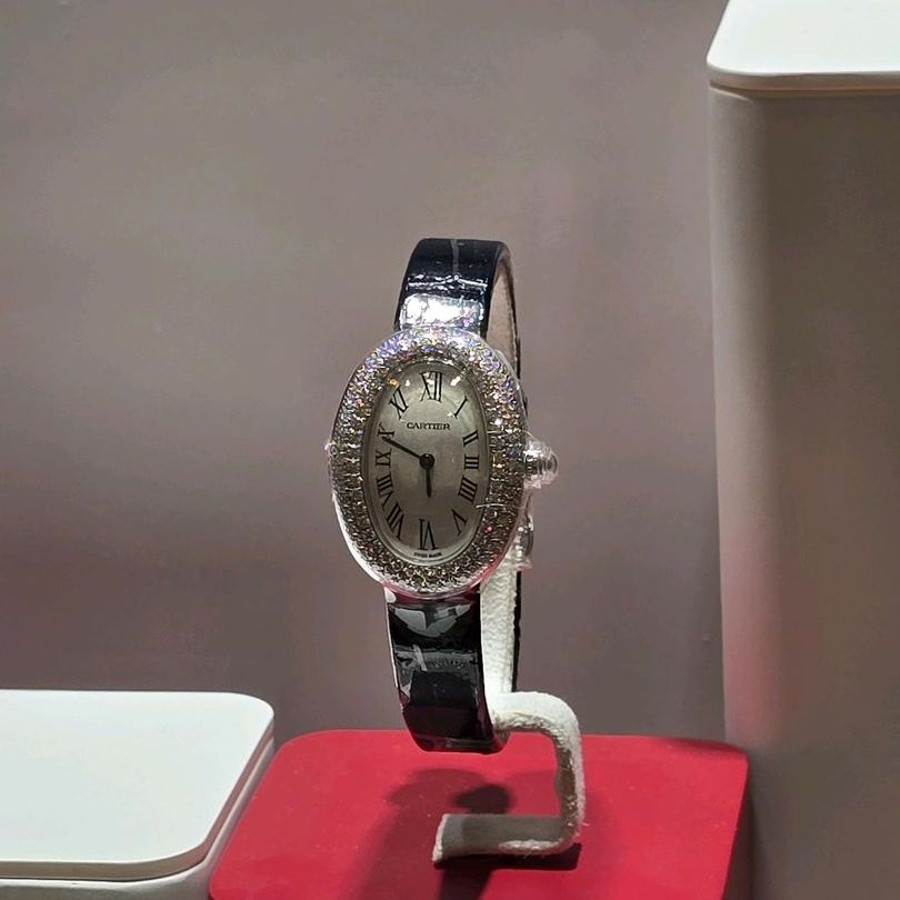 까르띠에 베누아 SM WB520006 착용샷 1