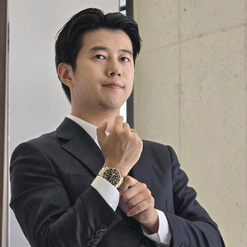 롤렉스 서브마리너 데이트 126613LN 착용샷 10