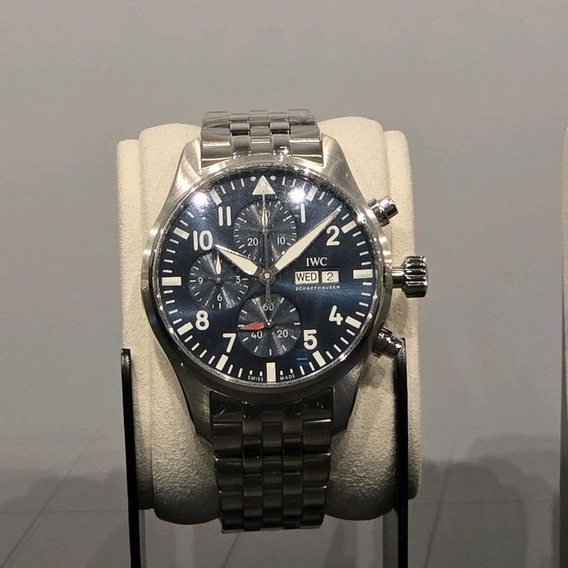 IWC 파일럿 워치 크로노그래프 41 IW388102 착용샷 3