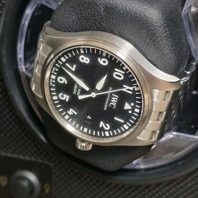 IWC 파일럿 워치 마크 XVIII IW327015 착용샷 11