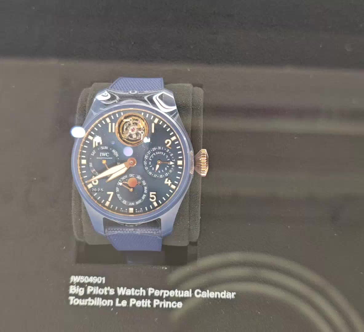 IWC 빅 파일럿 워치 퍼페추얼 캘린더 투르비옹 어린 왕자 에디션 IW504901 착용샷 2