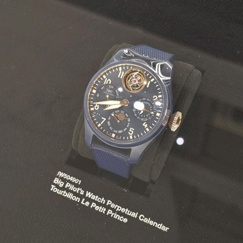 IWC 빅 파일럿 워치 퍼페추얼 캘린더 투르비옹 어린 왕자 에디션 IW504901 착용샷 1