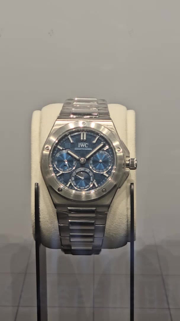 IWC 인제니어 퍼페추얼 캘린더 41 IW344903 착용샷 3