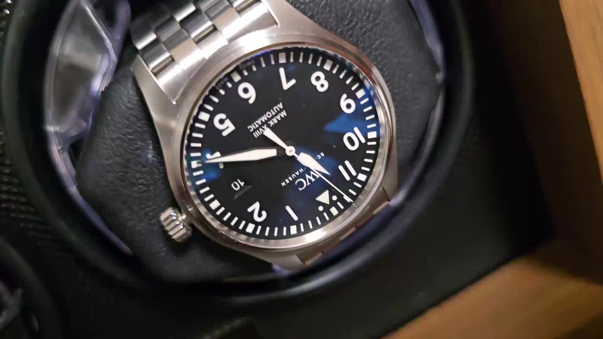 IWC 파일럿 워치 마크 XVIII IW327015 착용샷 10