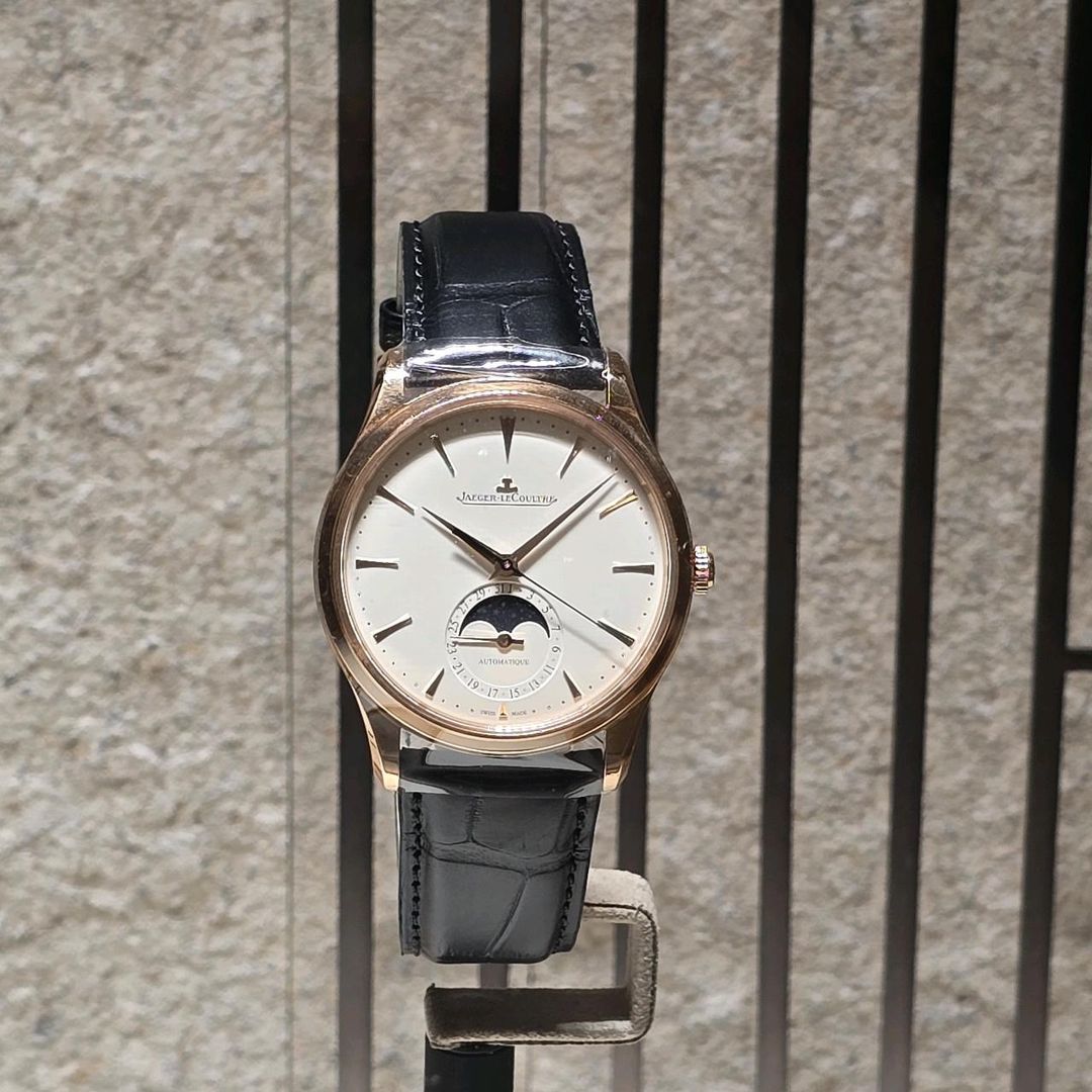 Jaeger-LeCoultre Master Ultra Thin Moon Q1362511 着用写真 1
