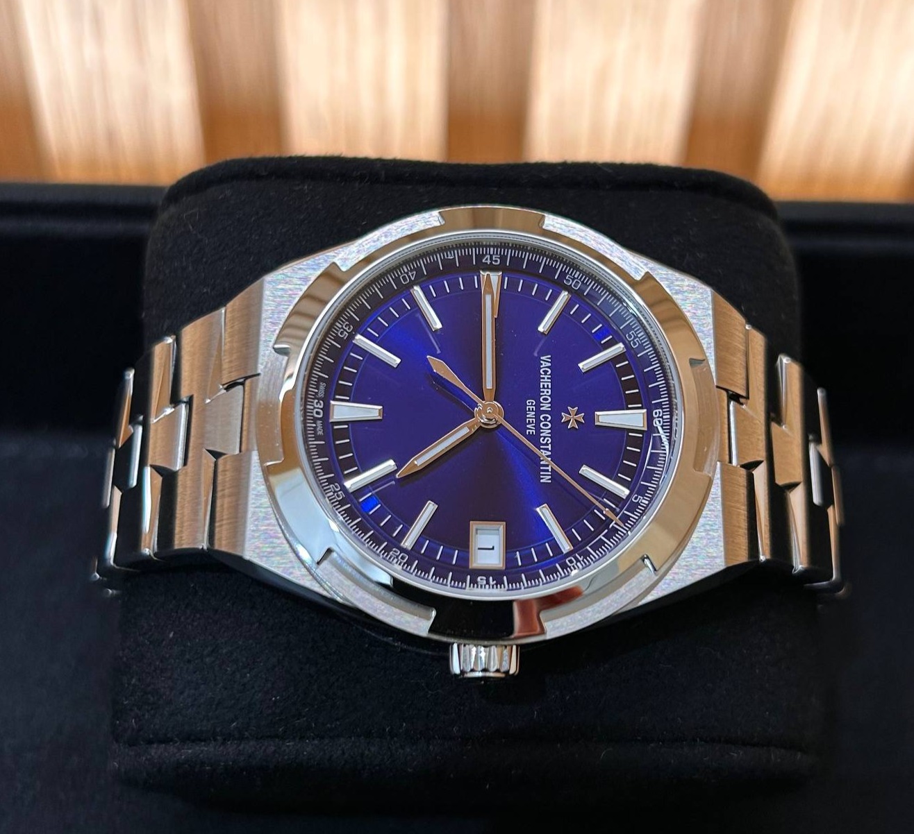 Vacheron Constantin Overseas 4520V/210A-B128 - 2