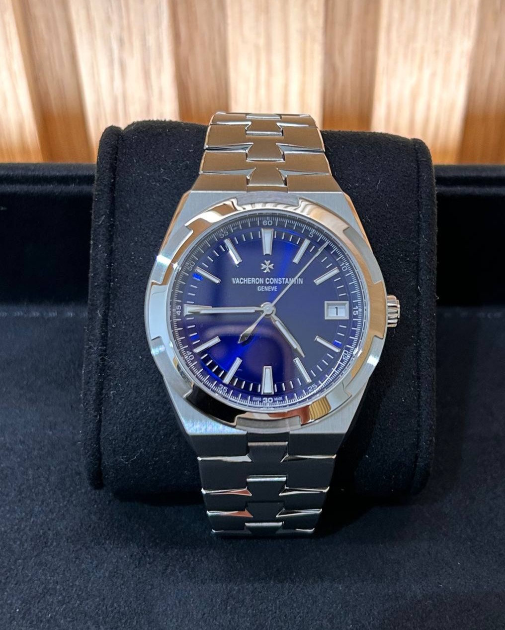 Vacheron Constantin Overseas 4520V/210A-B128 - 1