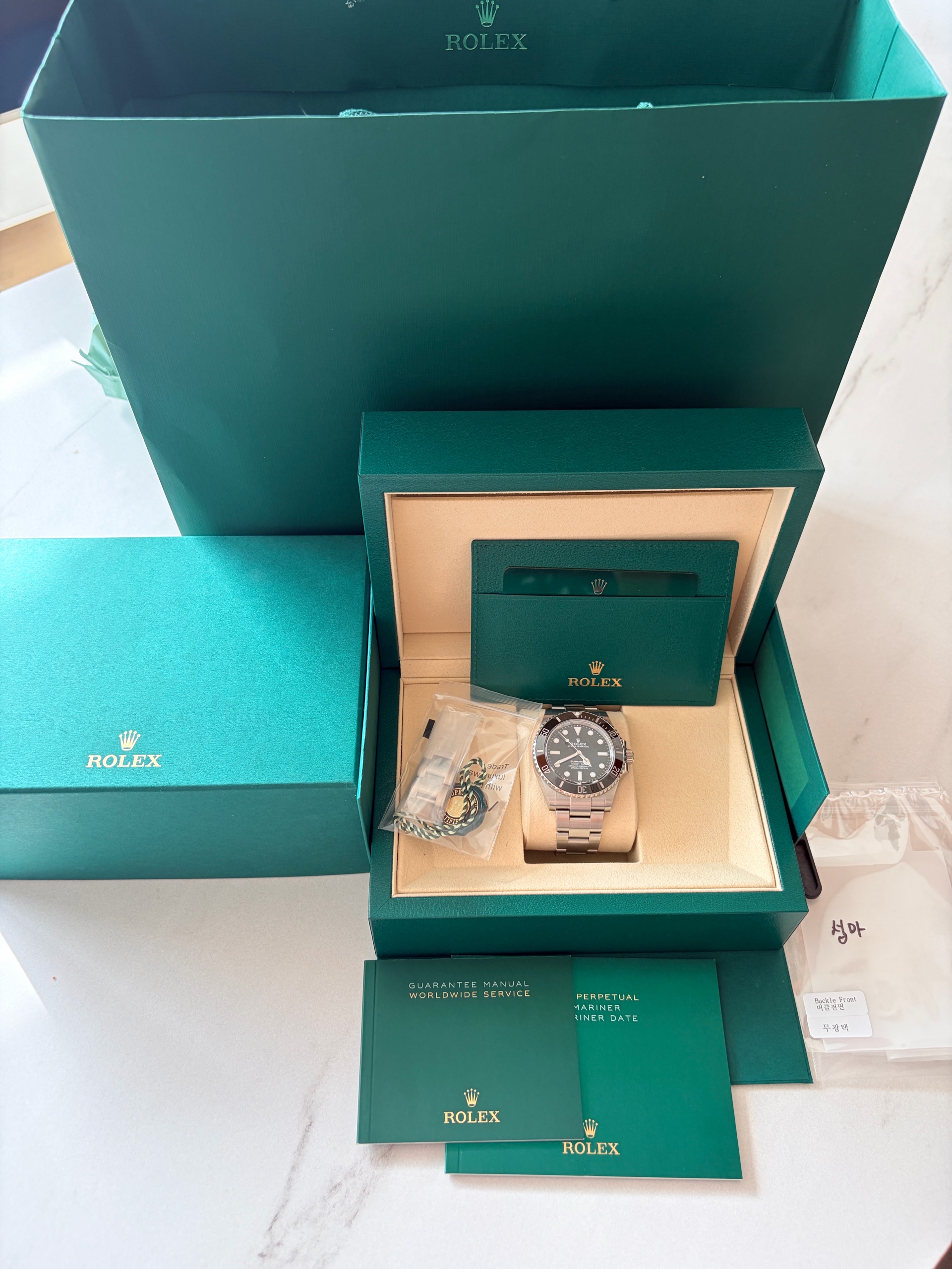 Rolex Submariner 124060 - 11