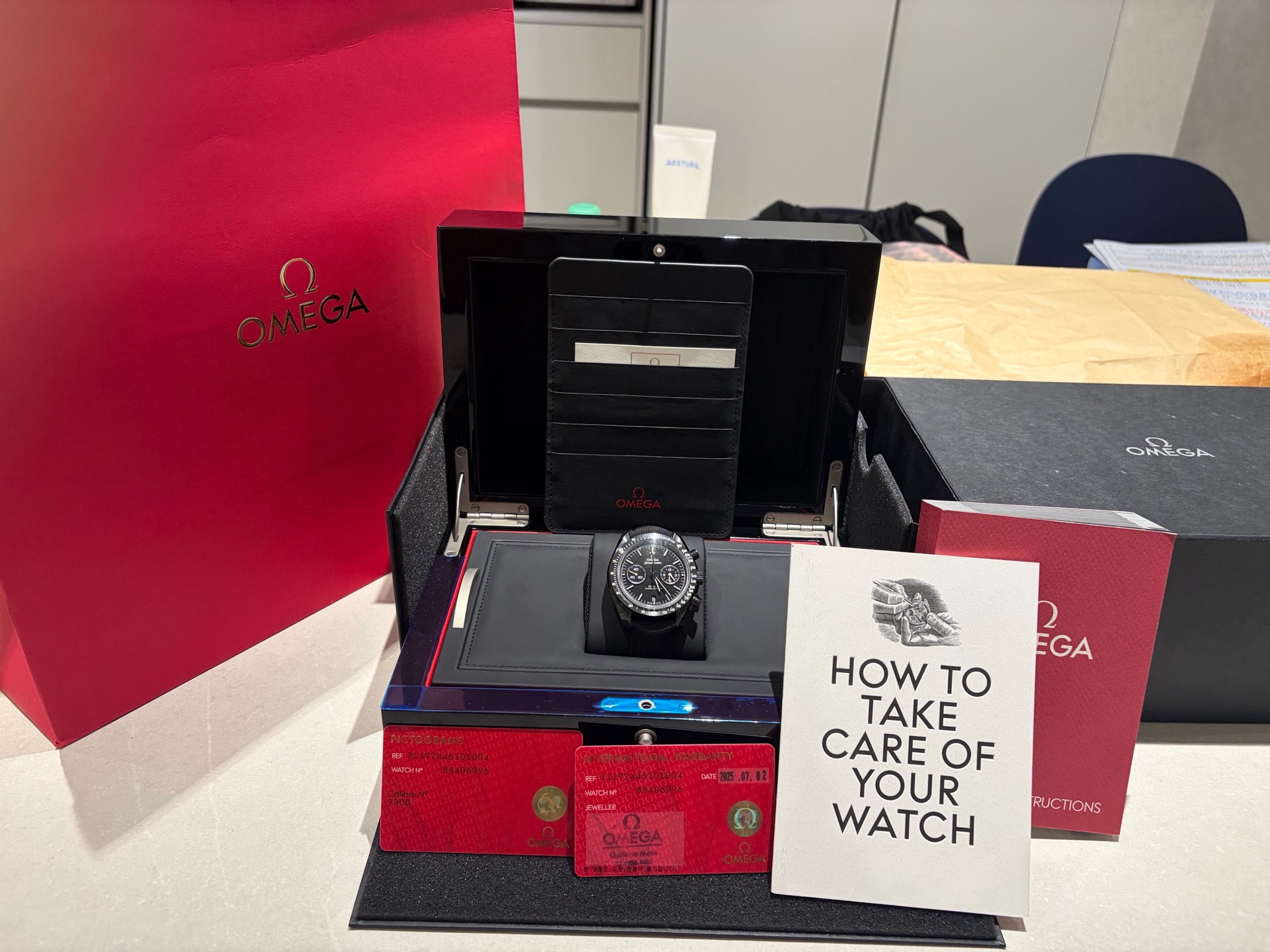 Omega Speedmaster Dark Side of the Moon 'Pitch Black' 311.92.44.51.01.004 中古 2025年式 판매자 등록 이미지 9