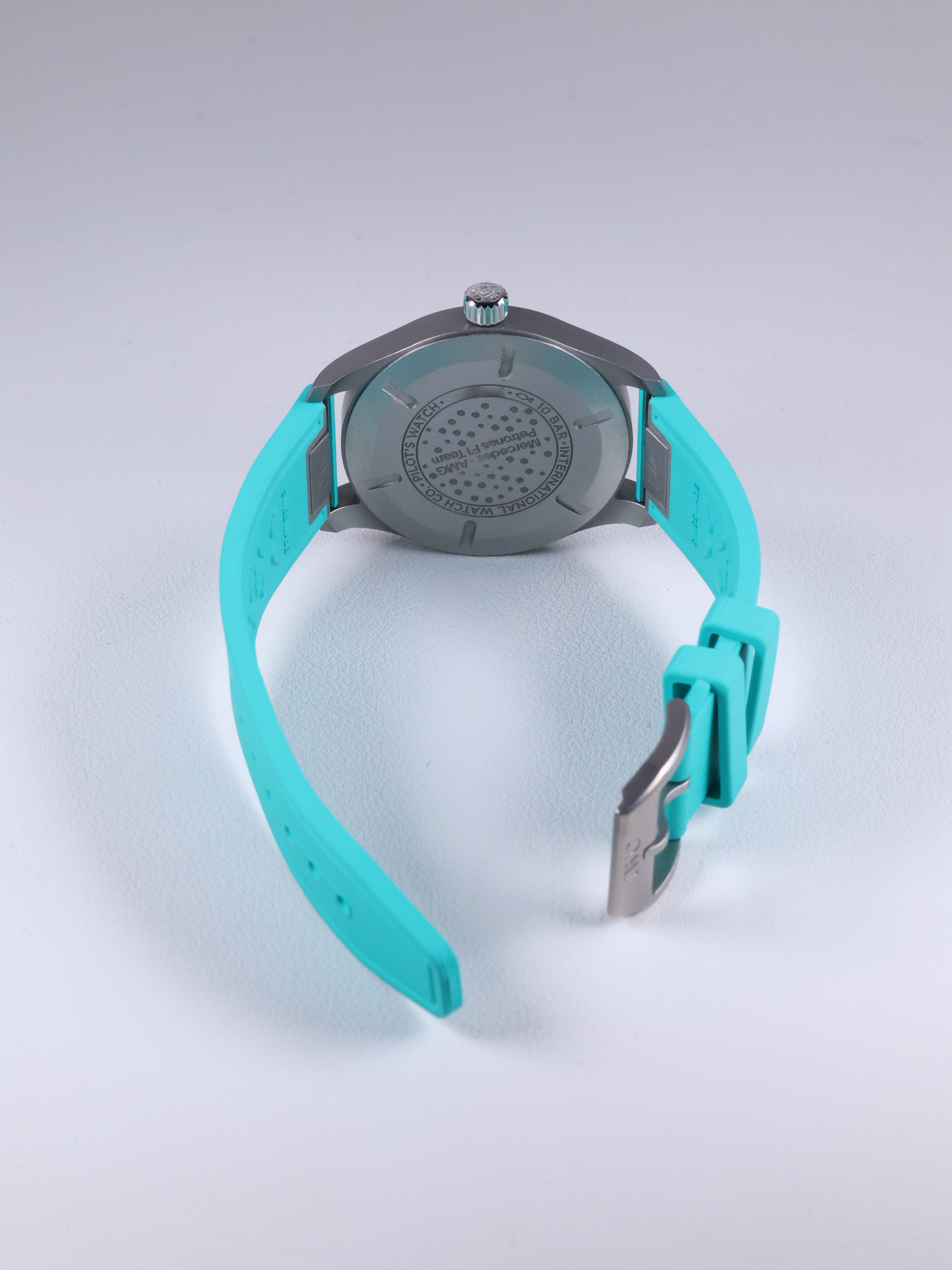 IWC 파일럿 워치 마크 XX 메르세데스-AMG 페트로나스 포뮬러 원™ 팀 에디션 IW328210 중고 2025년식 후면(전체)