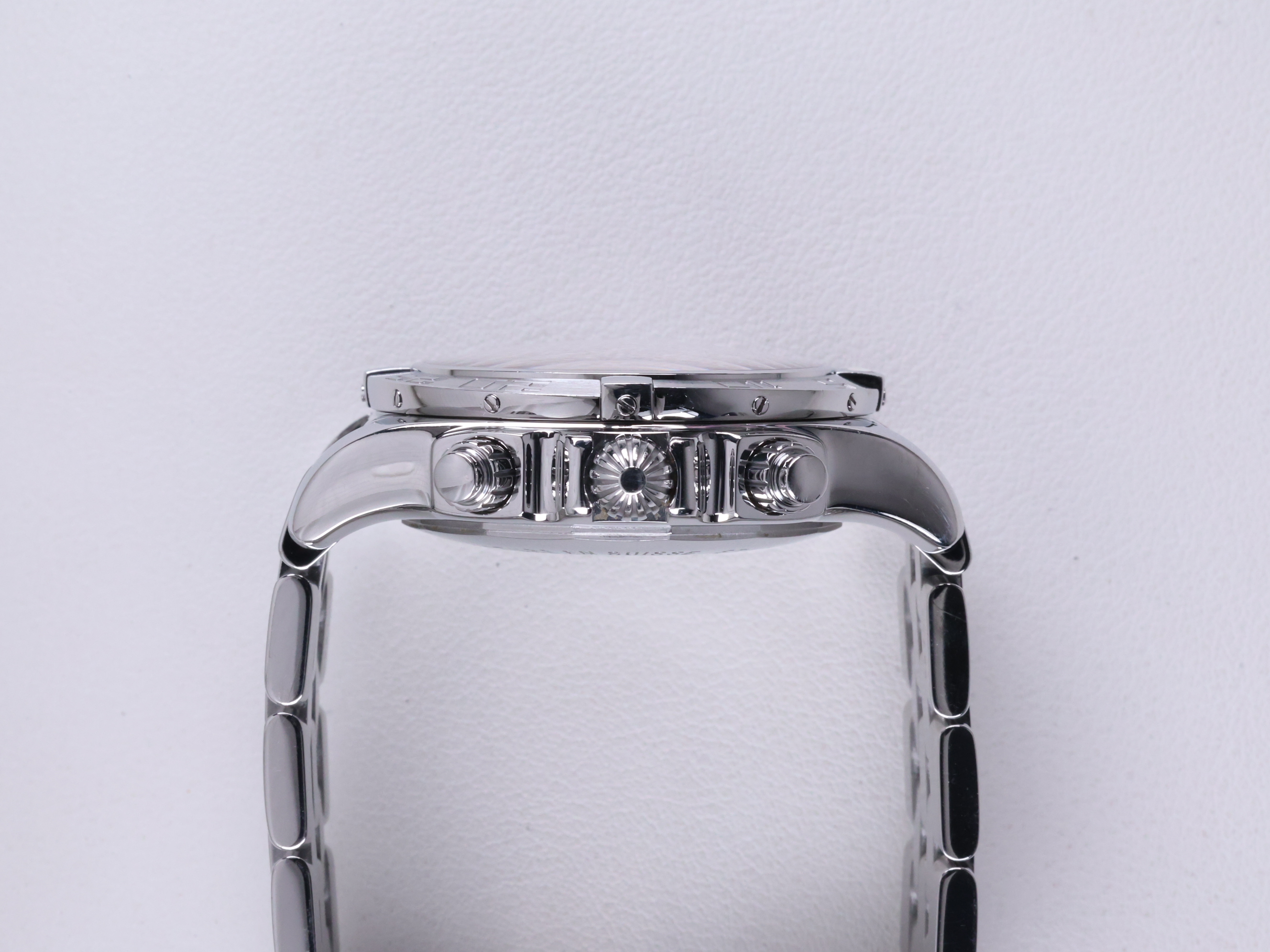 브라이틀링 크로노맷 B01 44 AB011012/B967 중고 2015년식 측면(크라운)