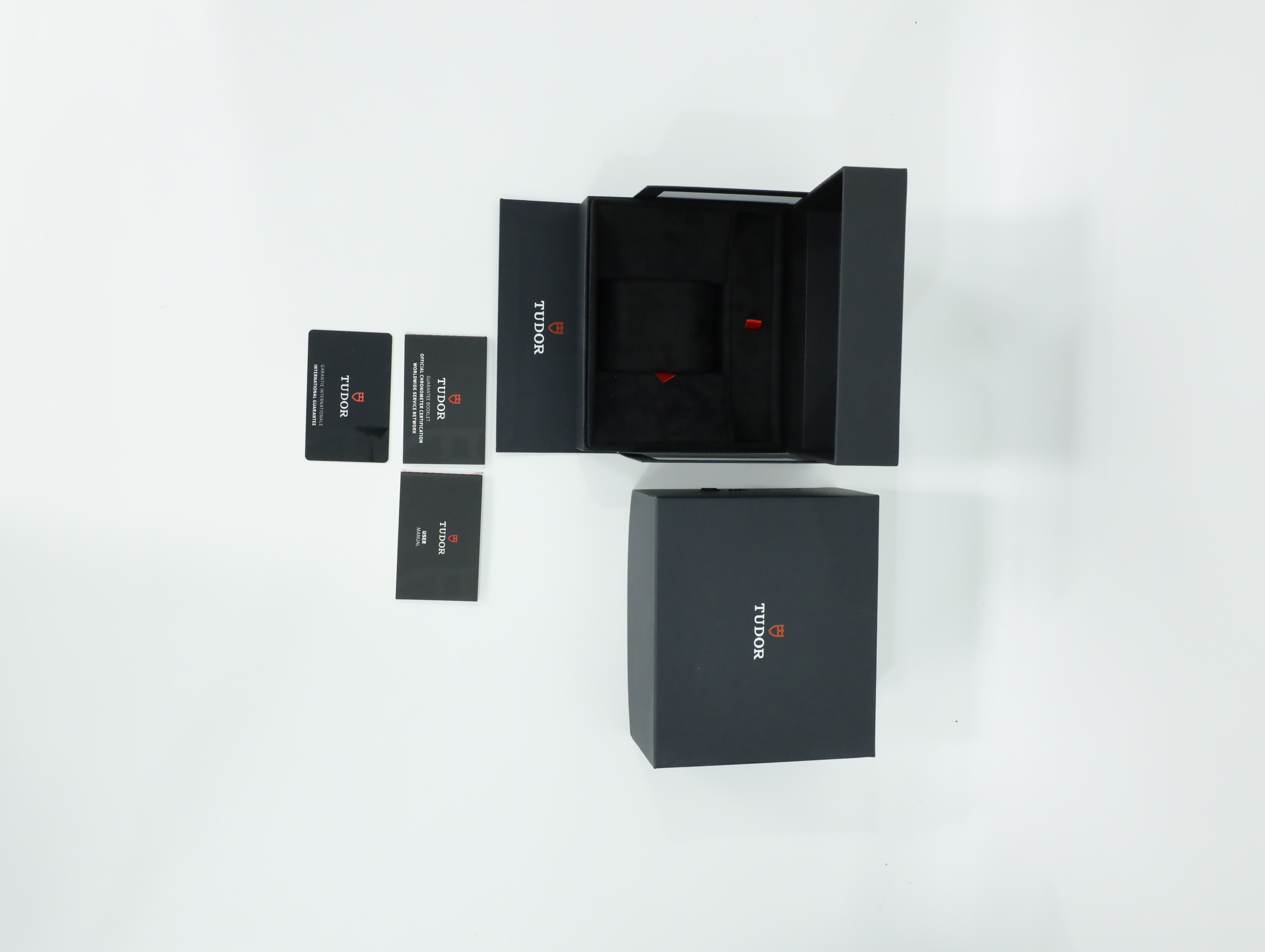 튜더 블랙 베이 54 M79000N-0001 중고 2026년식 풀패키지샷