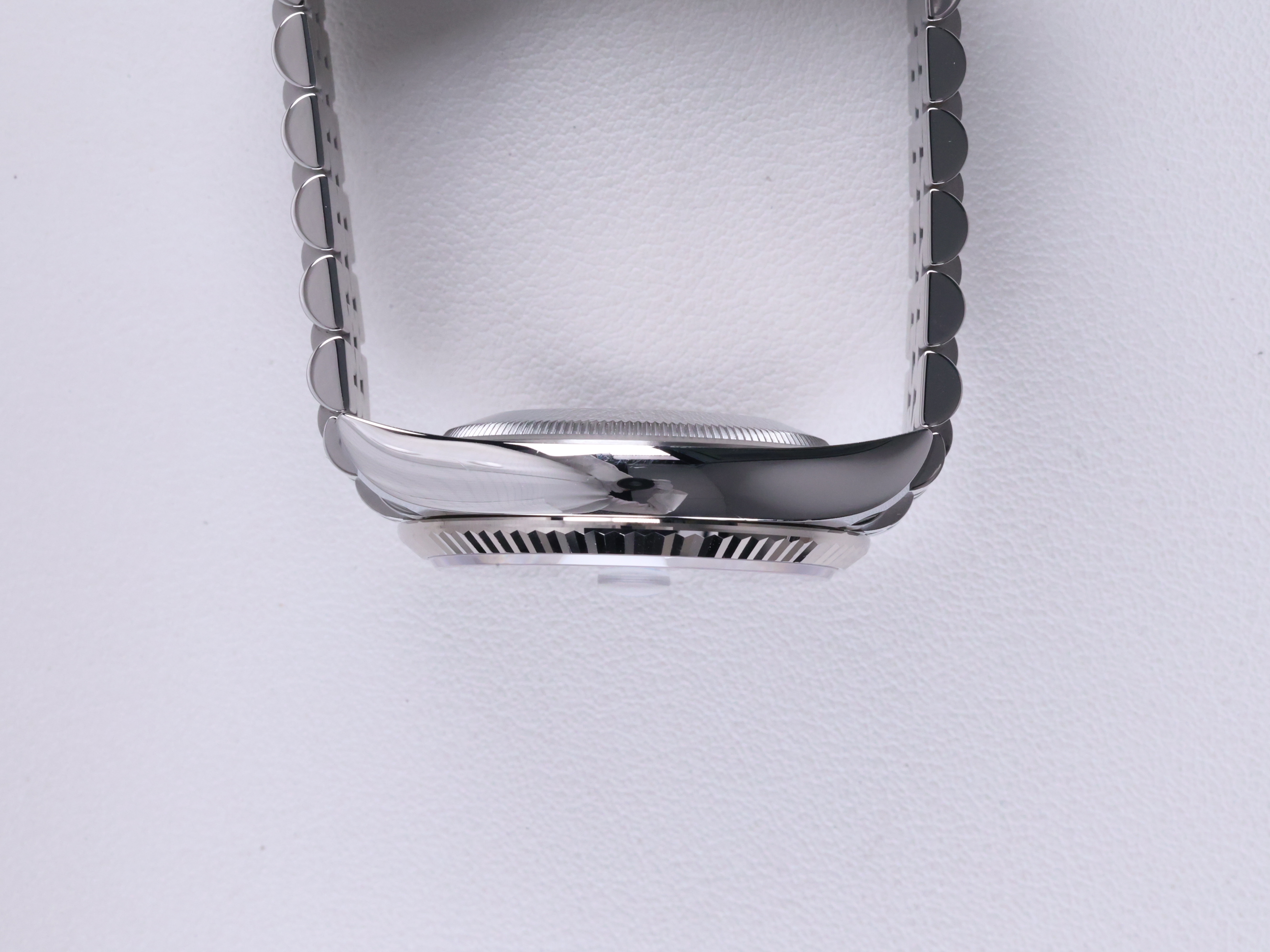 Rolex Datejust 36 126234 中古 2026年式 측면(크라운 반대편)
