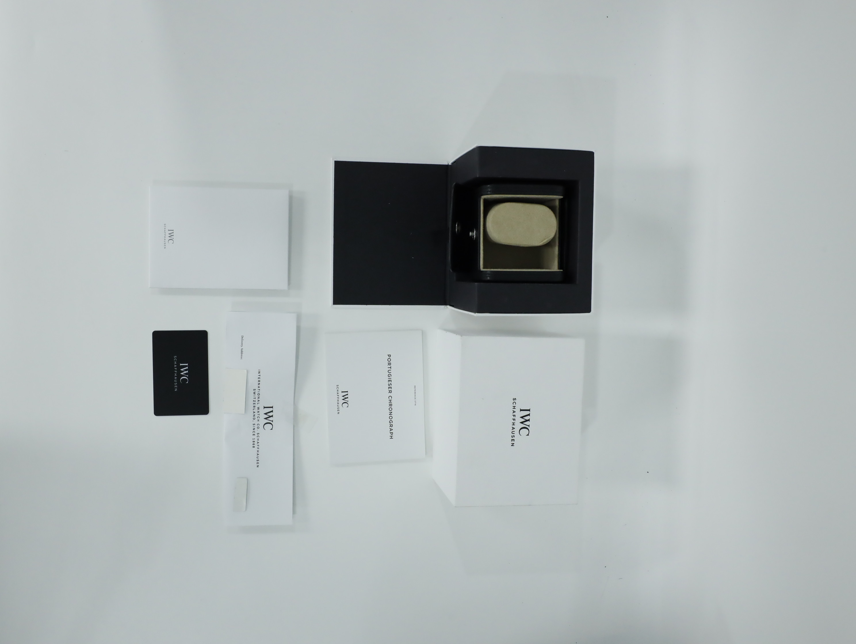 IWC 포르투기저 크로노그래프 IW371604 중고 2024년식 풀패키지샷