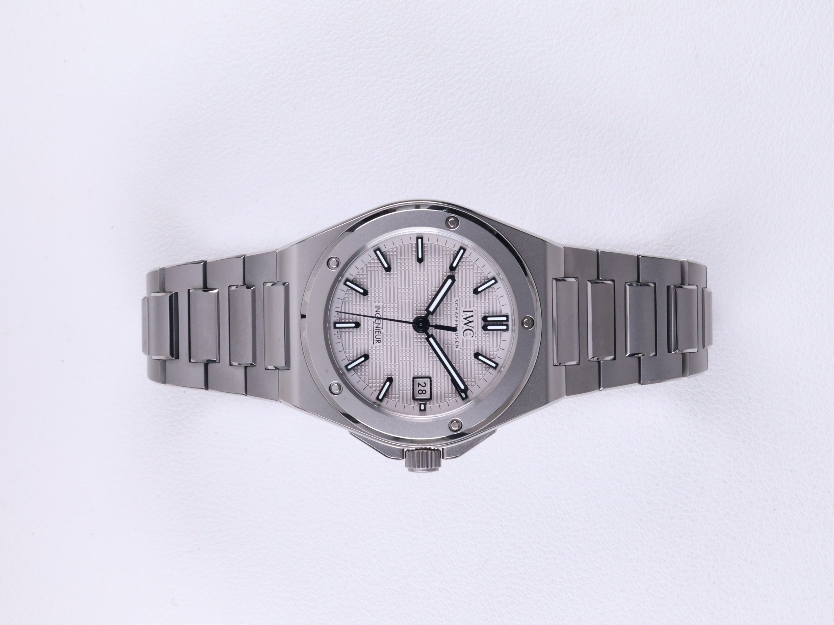 IWC 인제니어 오토매틱 40 IW328904 미착용 2026년식