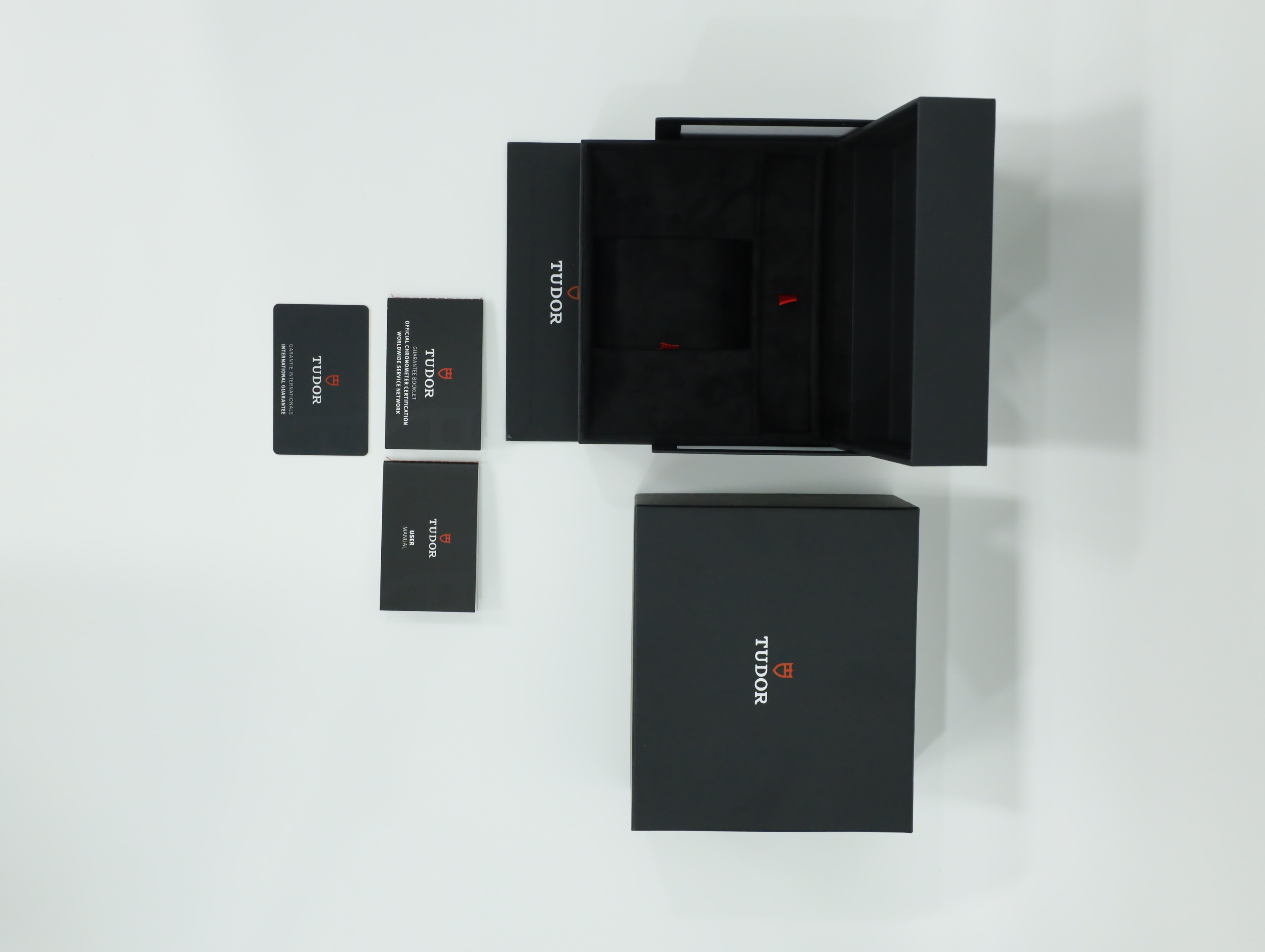 튜더 블랙 베이 54 M79000N-0001 중고 2026년식 풀패키지샷