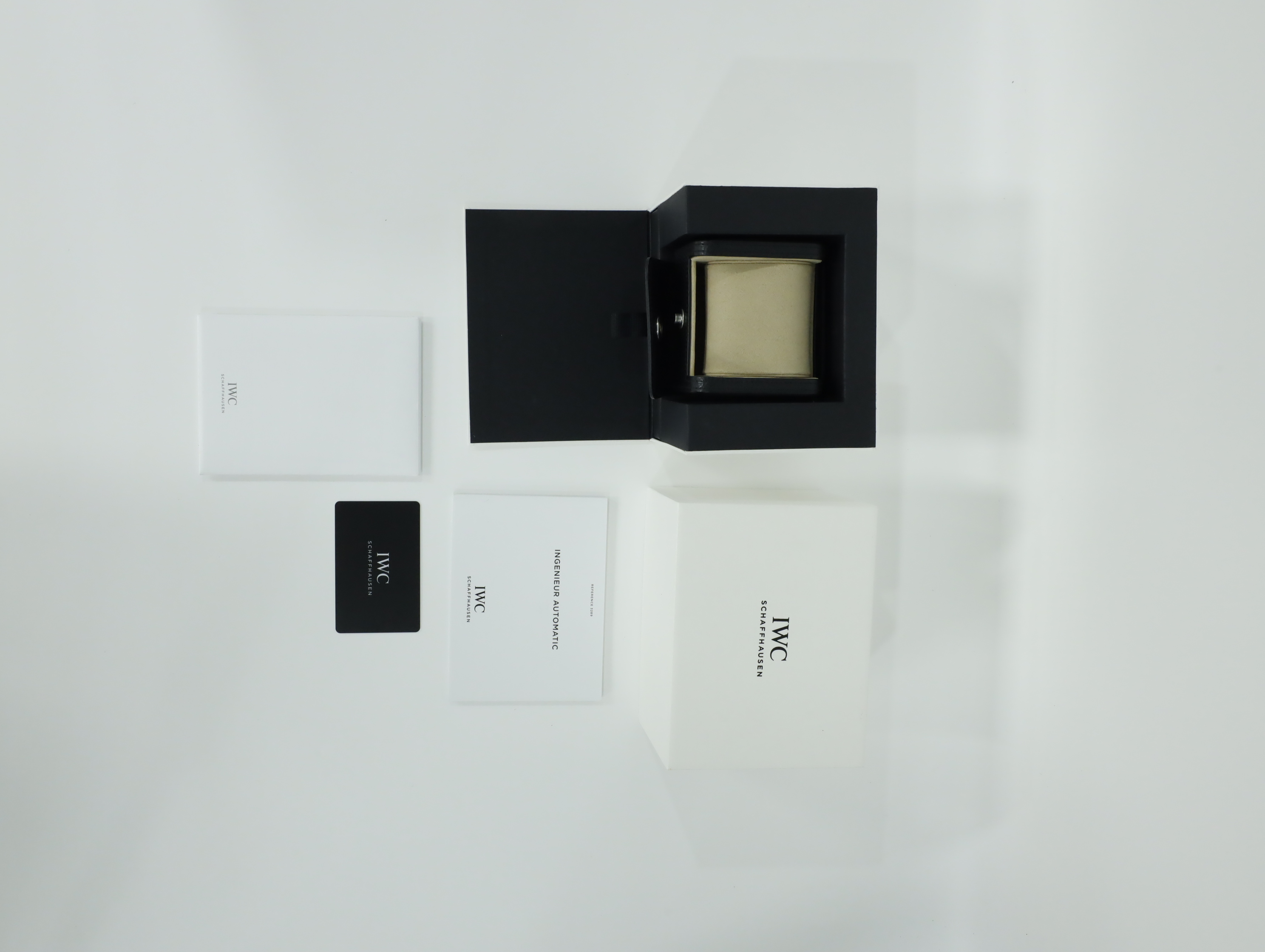 IWC 인제니어 오토매틱 40 IW328907 미착용 2025년식 풀패키지샷