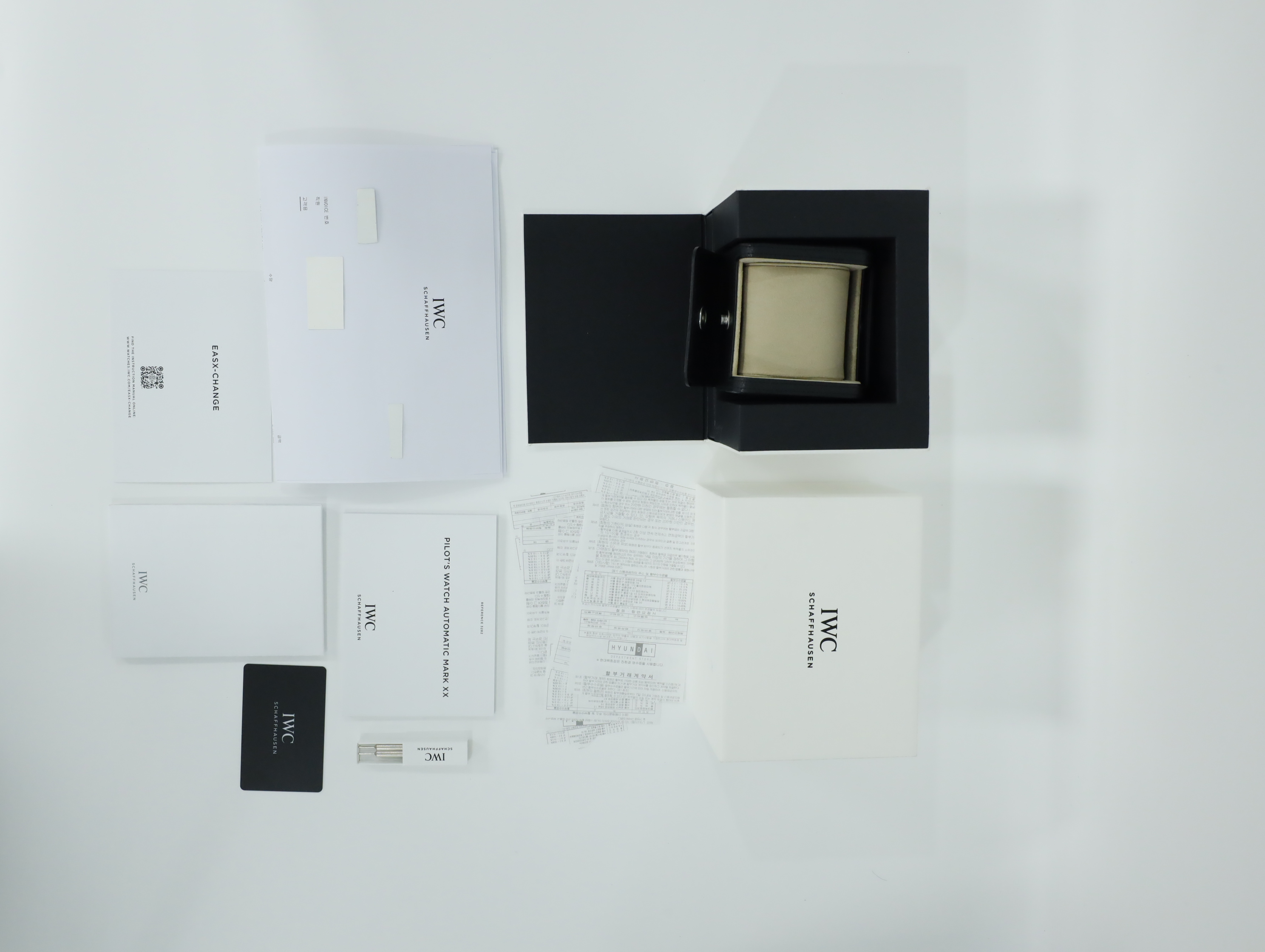 IWC 파일럿 워치 마크 XX IW328204 중고 2024년식 풀패키지샷