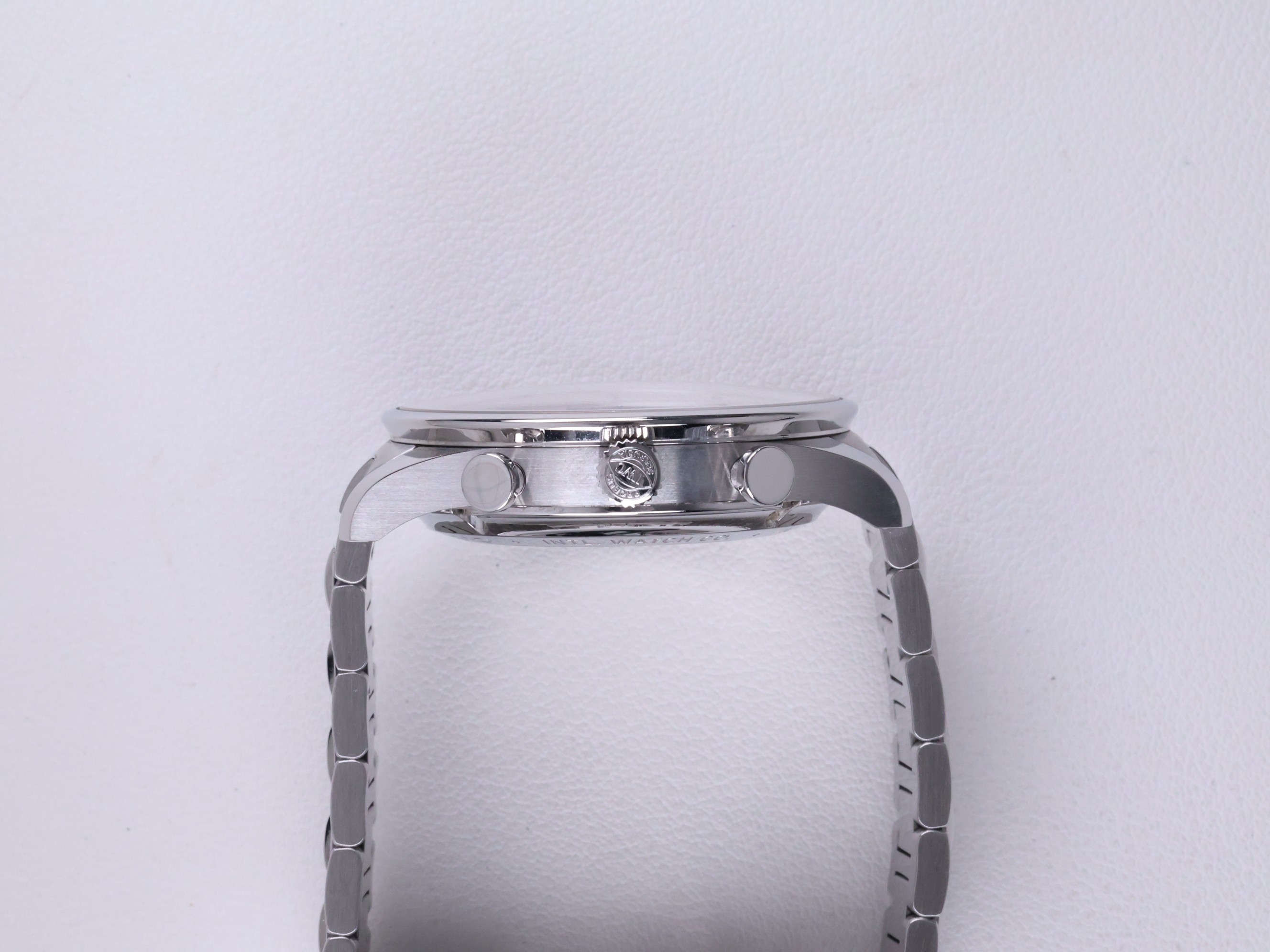 IWC 포르투기저 크로노그래프 IW371617 중고 2024년식 측면(크라운)