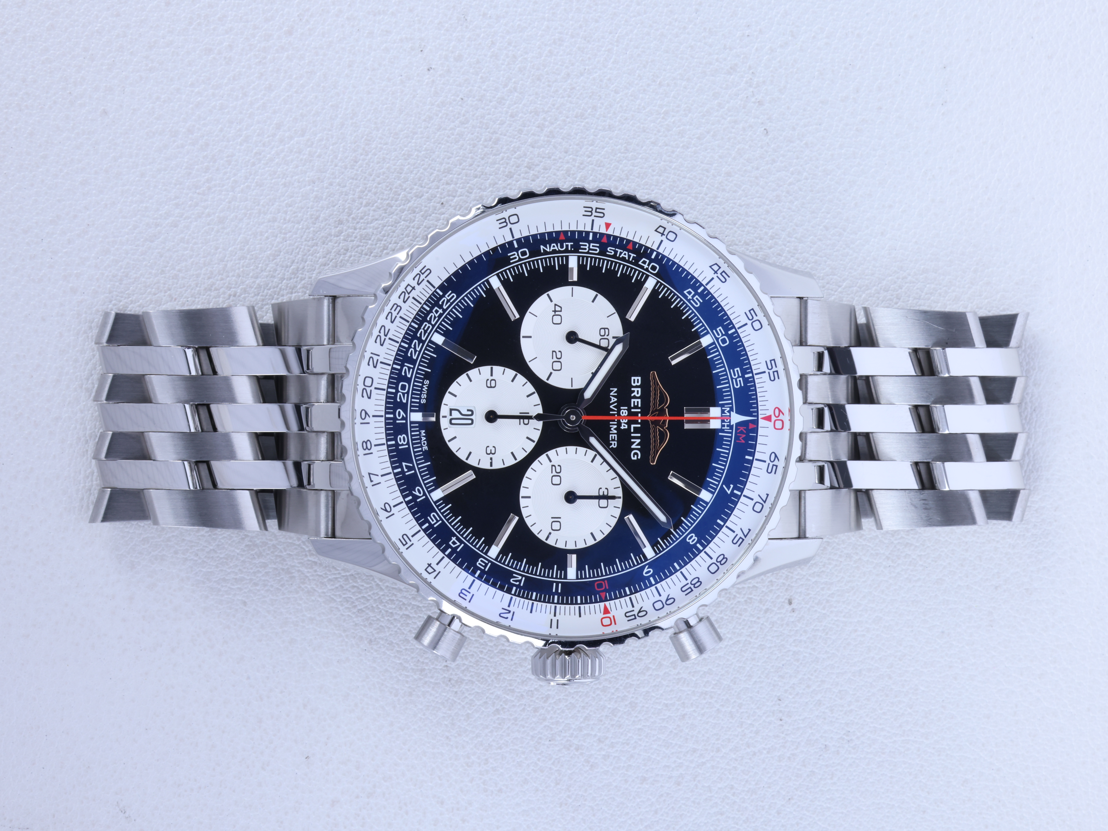 Navitimer B01 Chronograph 46 AB0137211B1A1 | VIVER