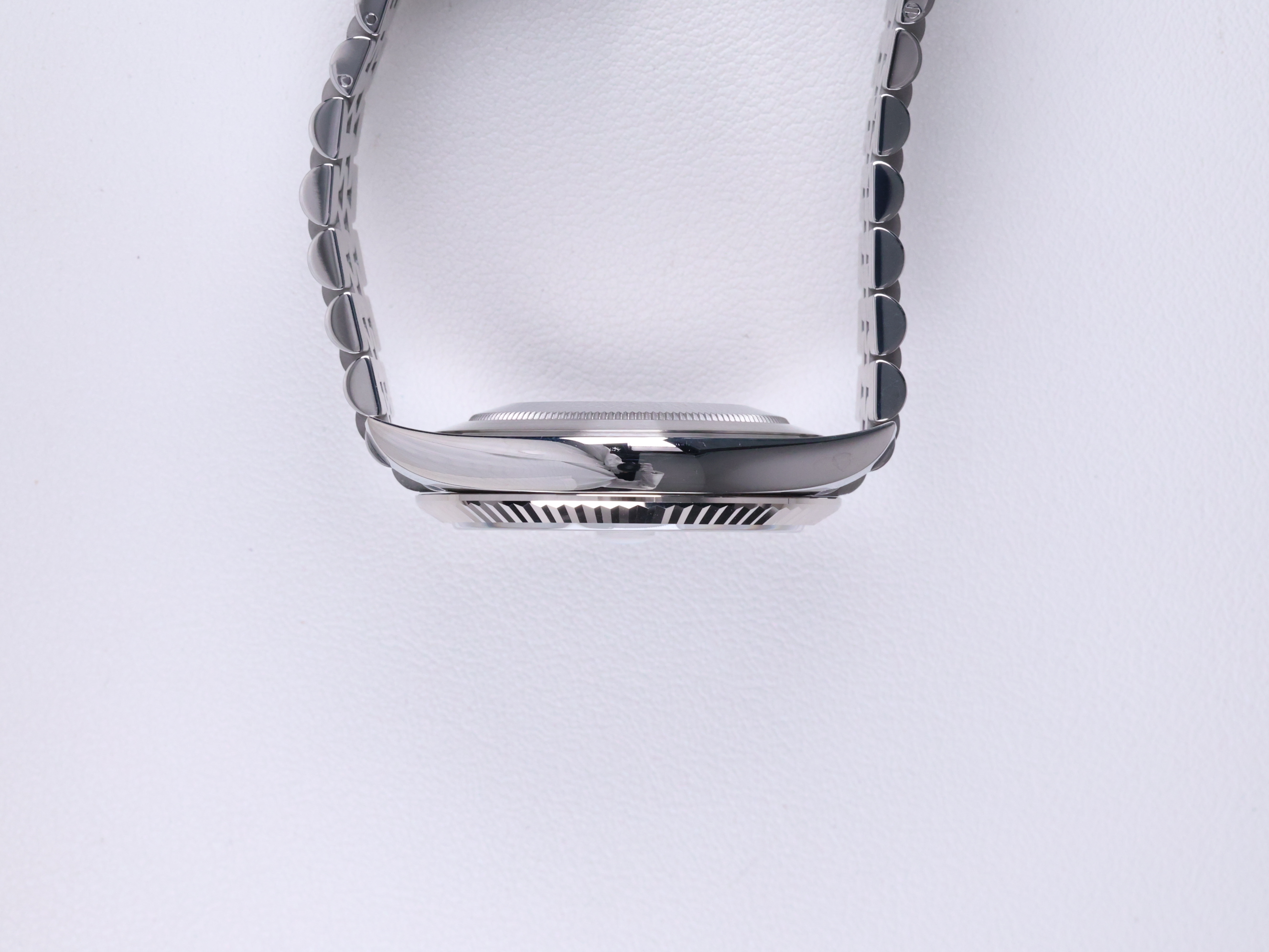 Rolex Datejust 41 126334 中古 2025年式 측면(크라운 반대편)