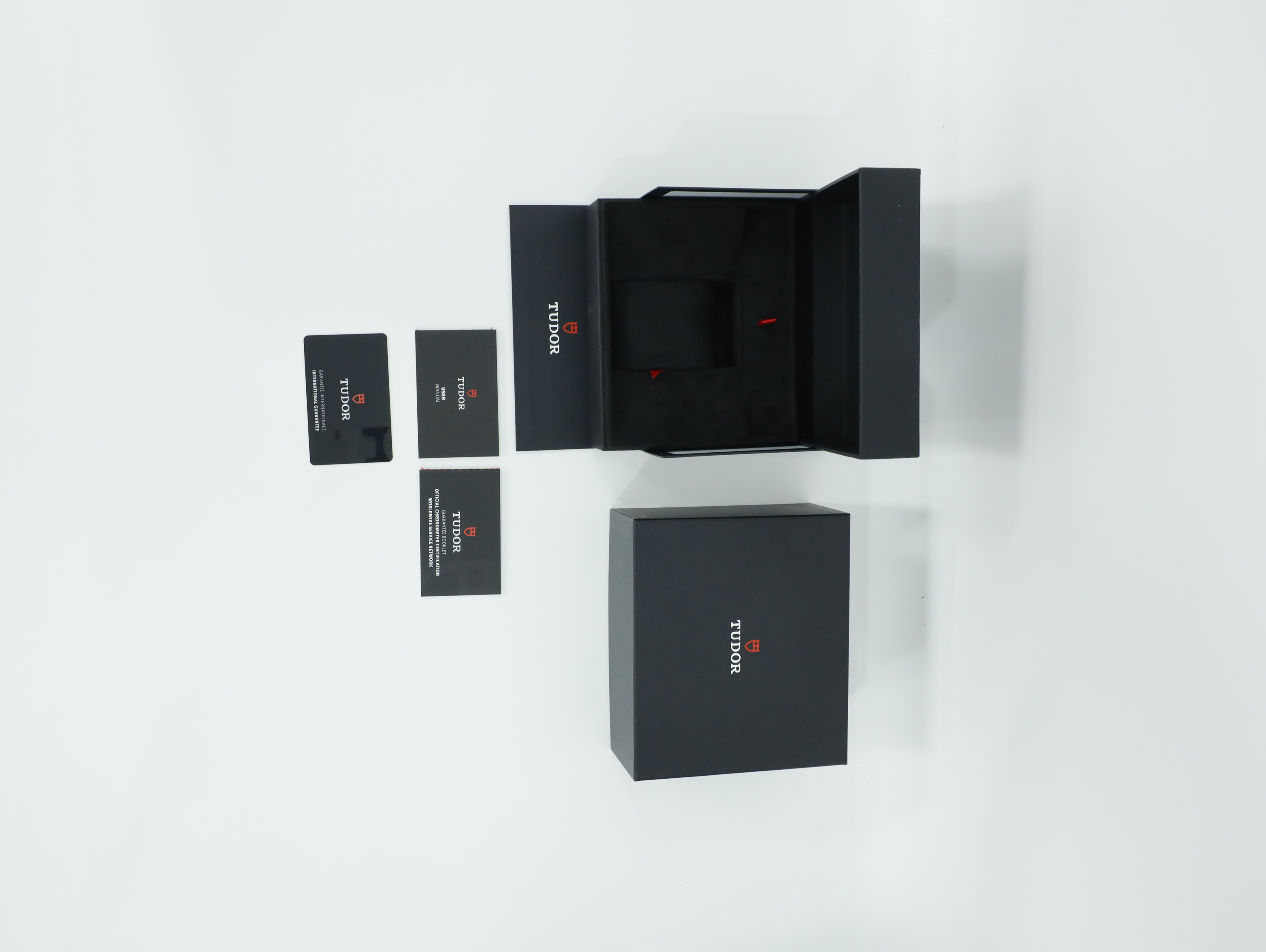 튜더 블랙 베이 54 M79000-0001 중고 2026년식 풀패키지샷