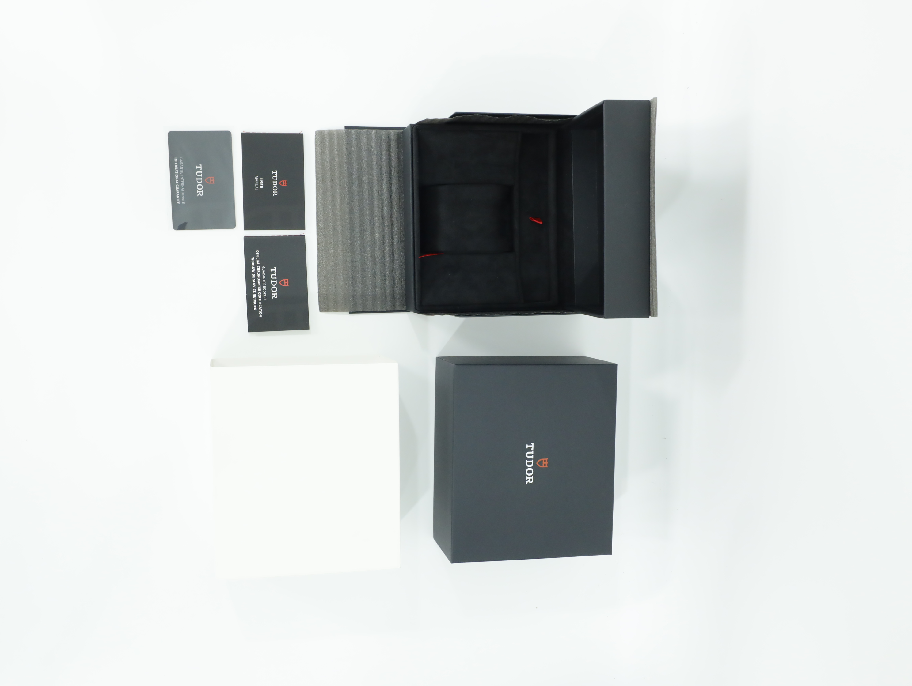 튜더 블랙 베이 54 M79000-0001 중고 2026년식 풀패키지샷