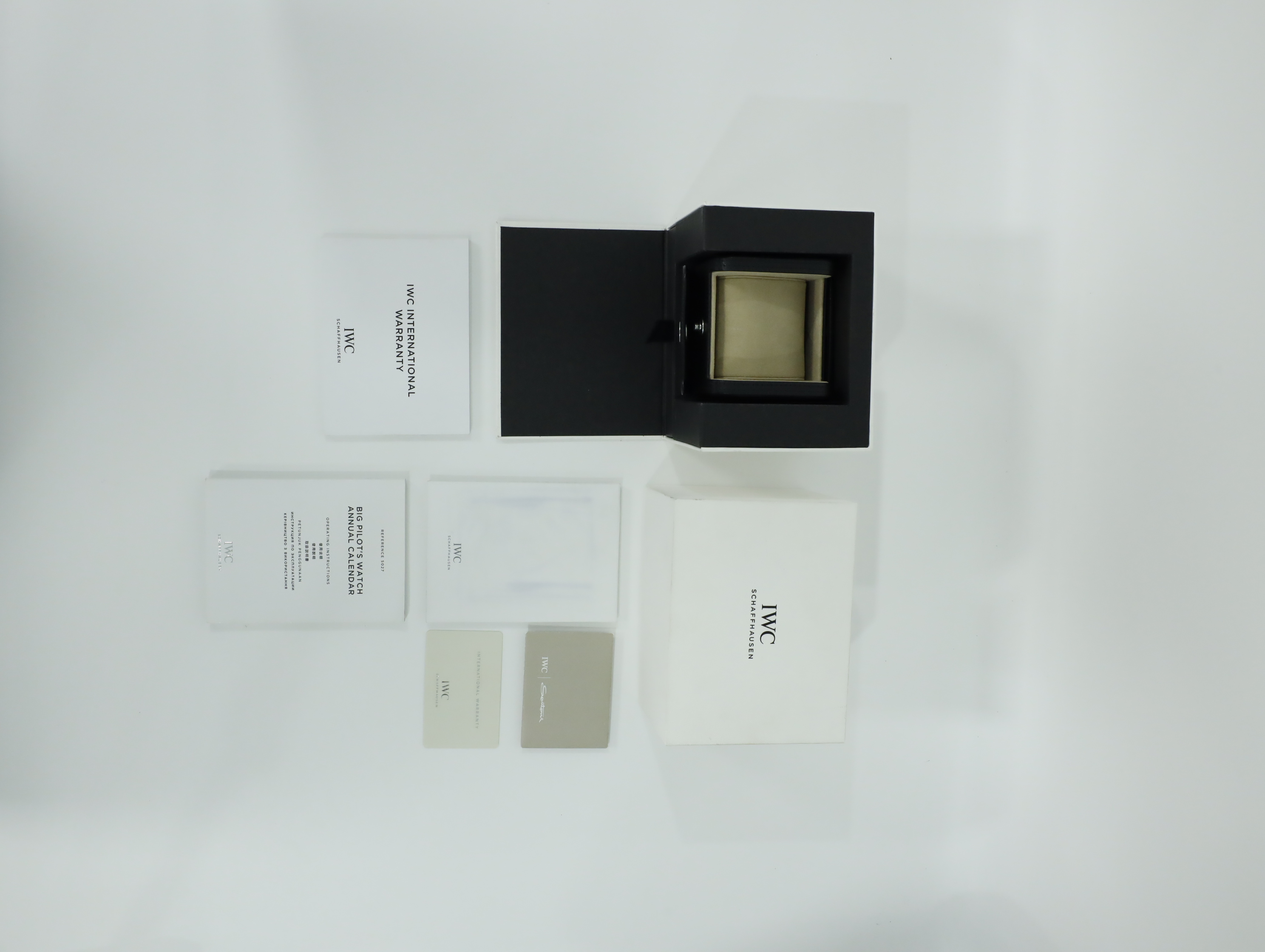 IWC 빅 파일럿 워치 애뉴얼 캘린더 스핏파이어 IW502702 중고 2020년식 풀패키지샷