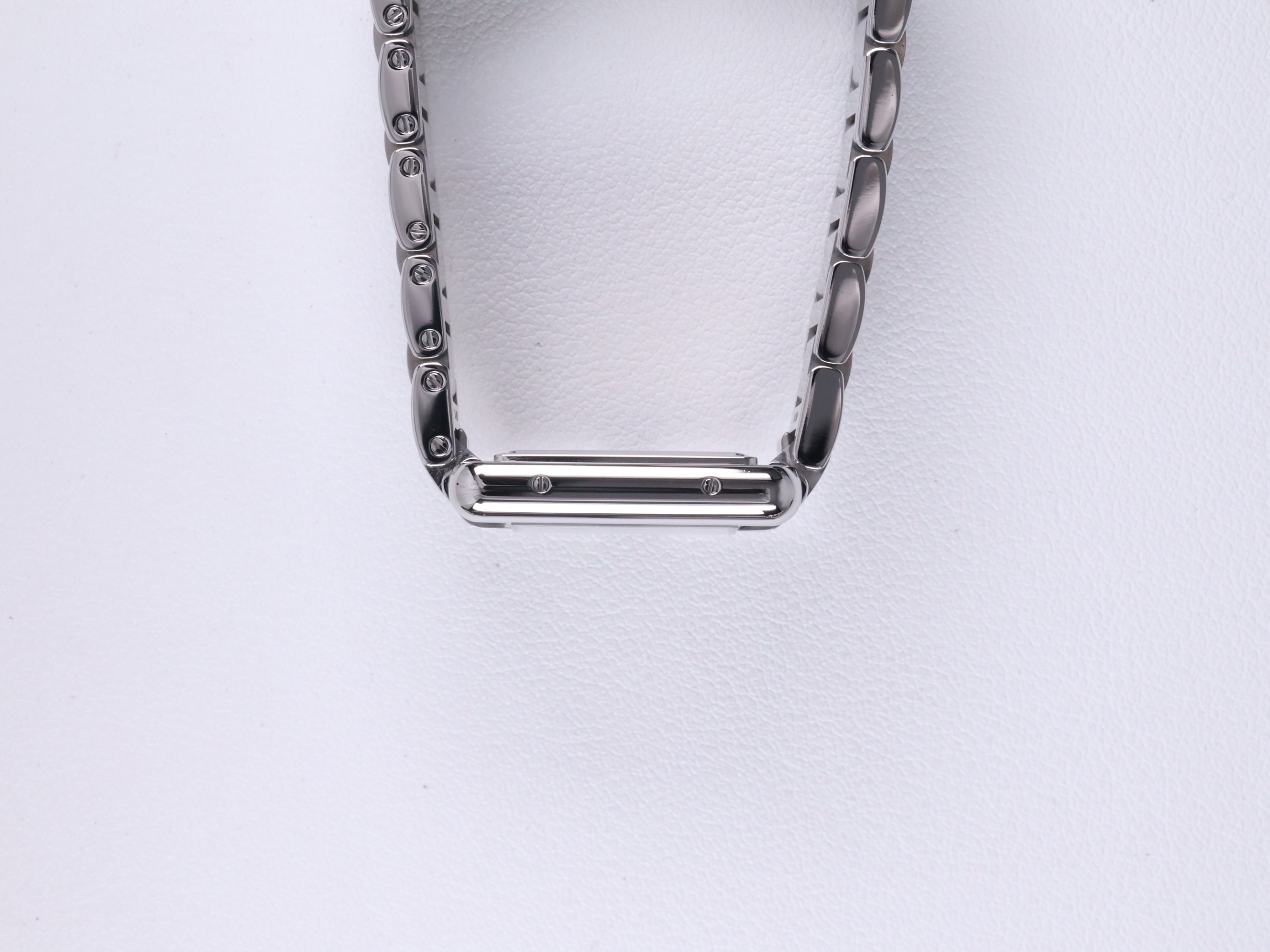 Cartier Tank Must SM WSTA0107 Used 2026 측면(크라운 반대편)