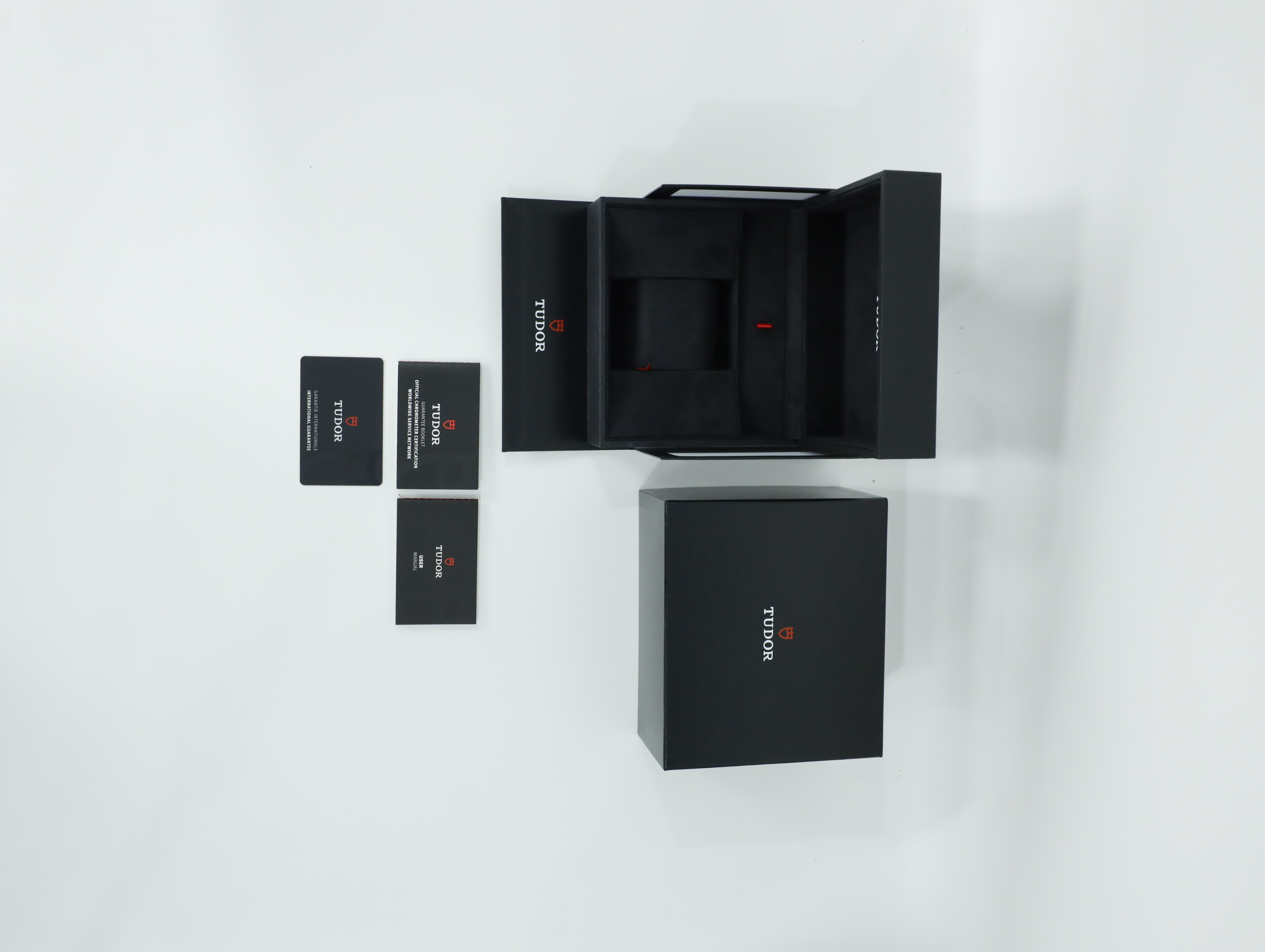 튜더 블랙 베이 크로노 M79360N-0019 중고 2026년식 풀패키지샷