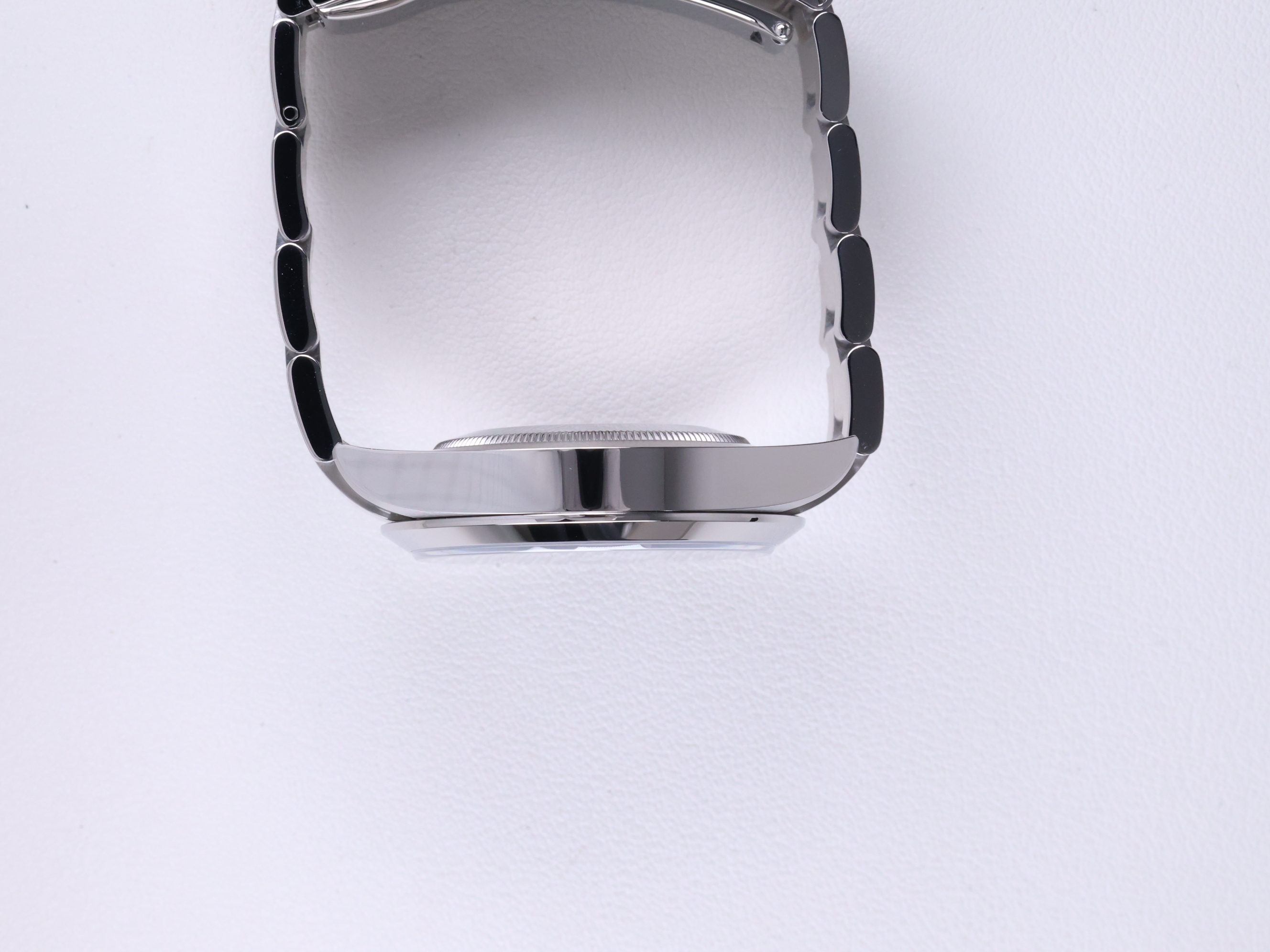 Rolex Air-King 126900 Used 2026 측면(크라운 반대편)