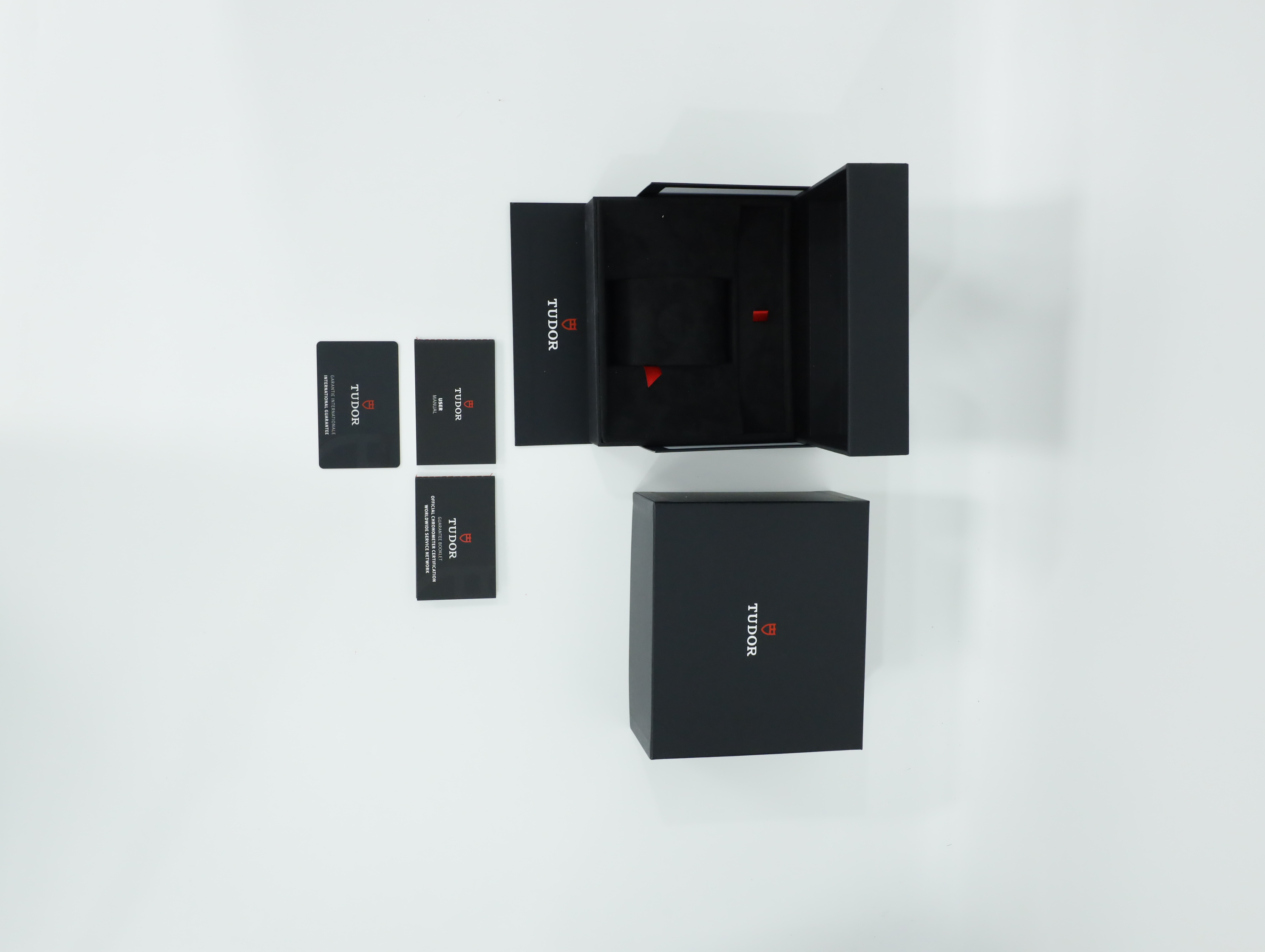 튜더 블랙 베이 54 M79000N-0001 중고 2024년식 풀패키지샷