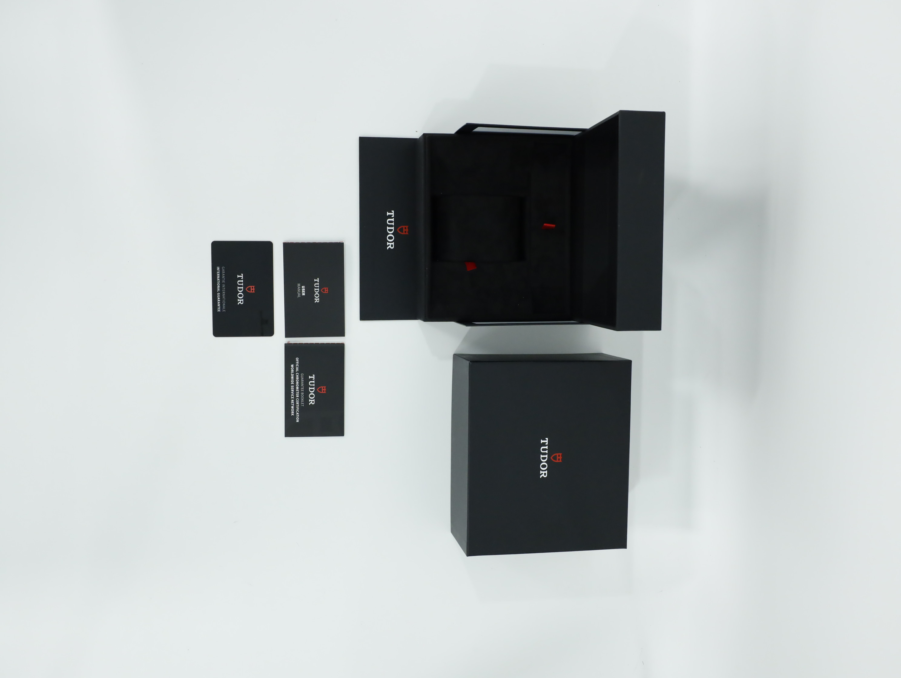 튜더 블랙 베이 54 M79000N-0001 중고 2025년식 풀패키지샷