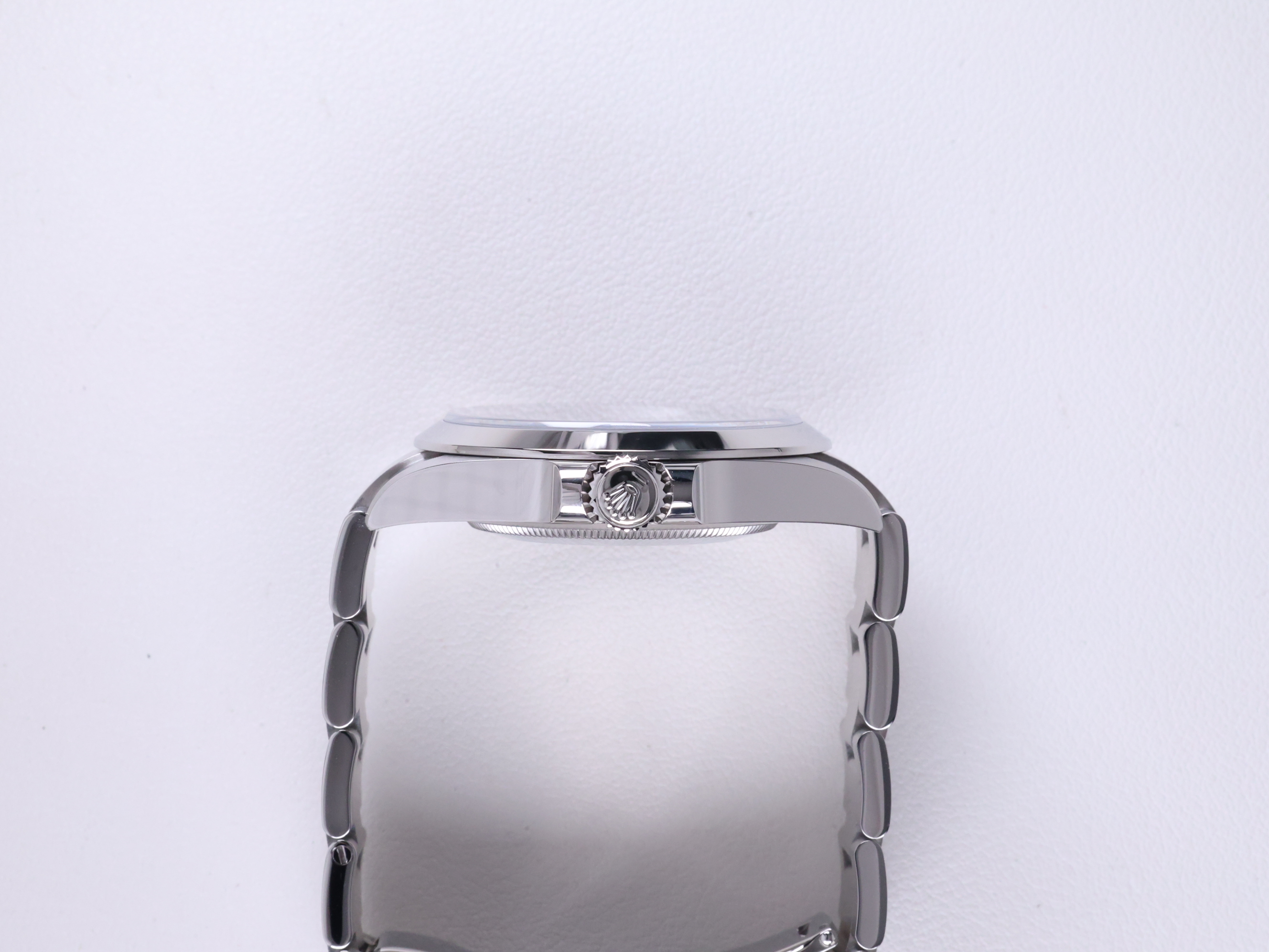 Rolex Air-King 126900 Used 2026 측면(크라운)