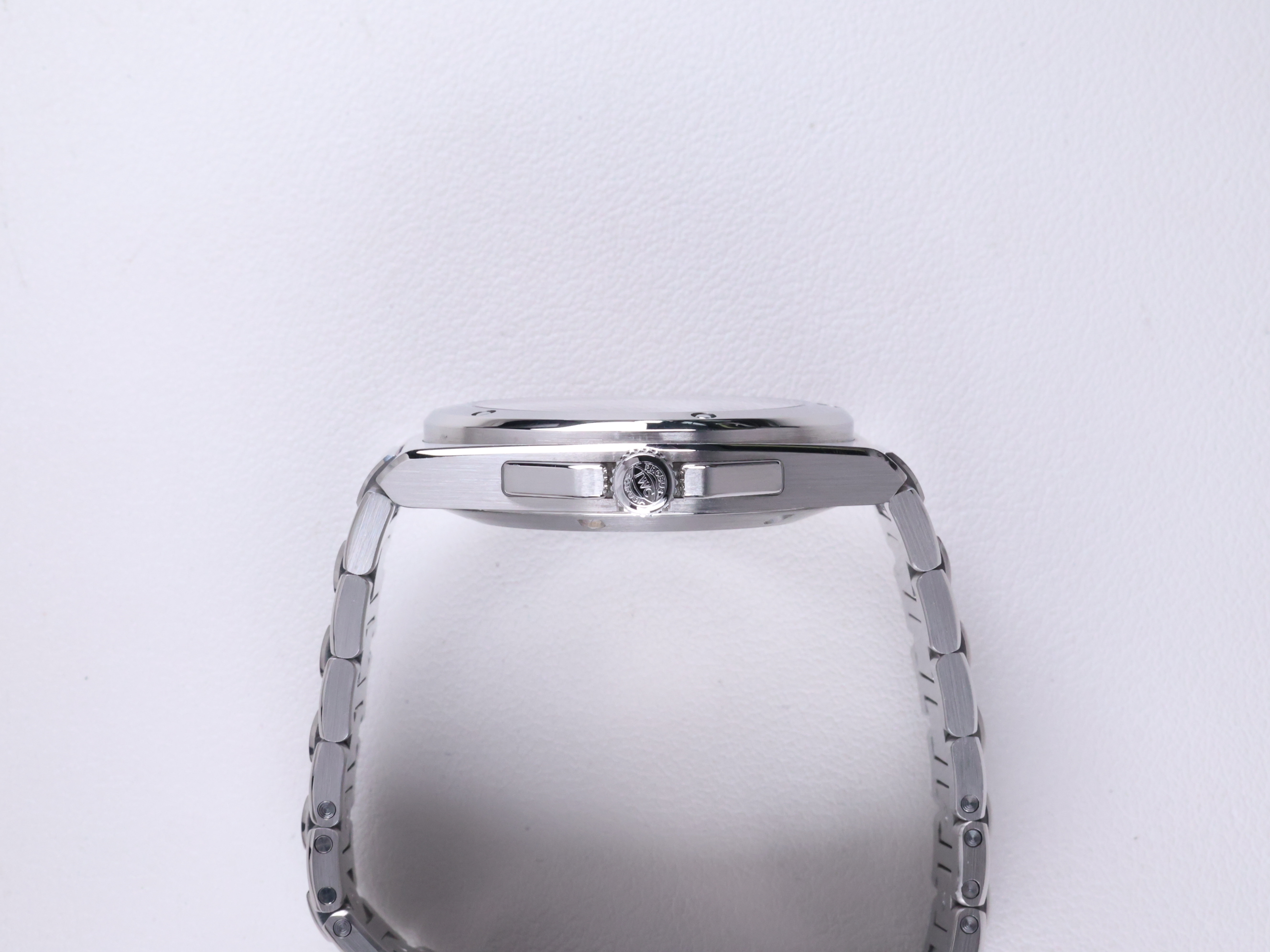IWC 인제니어 오토매틱 40 IW328907 중고 2025년식 측면(크라운)