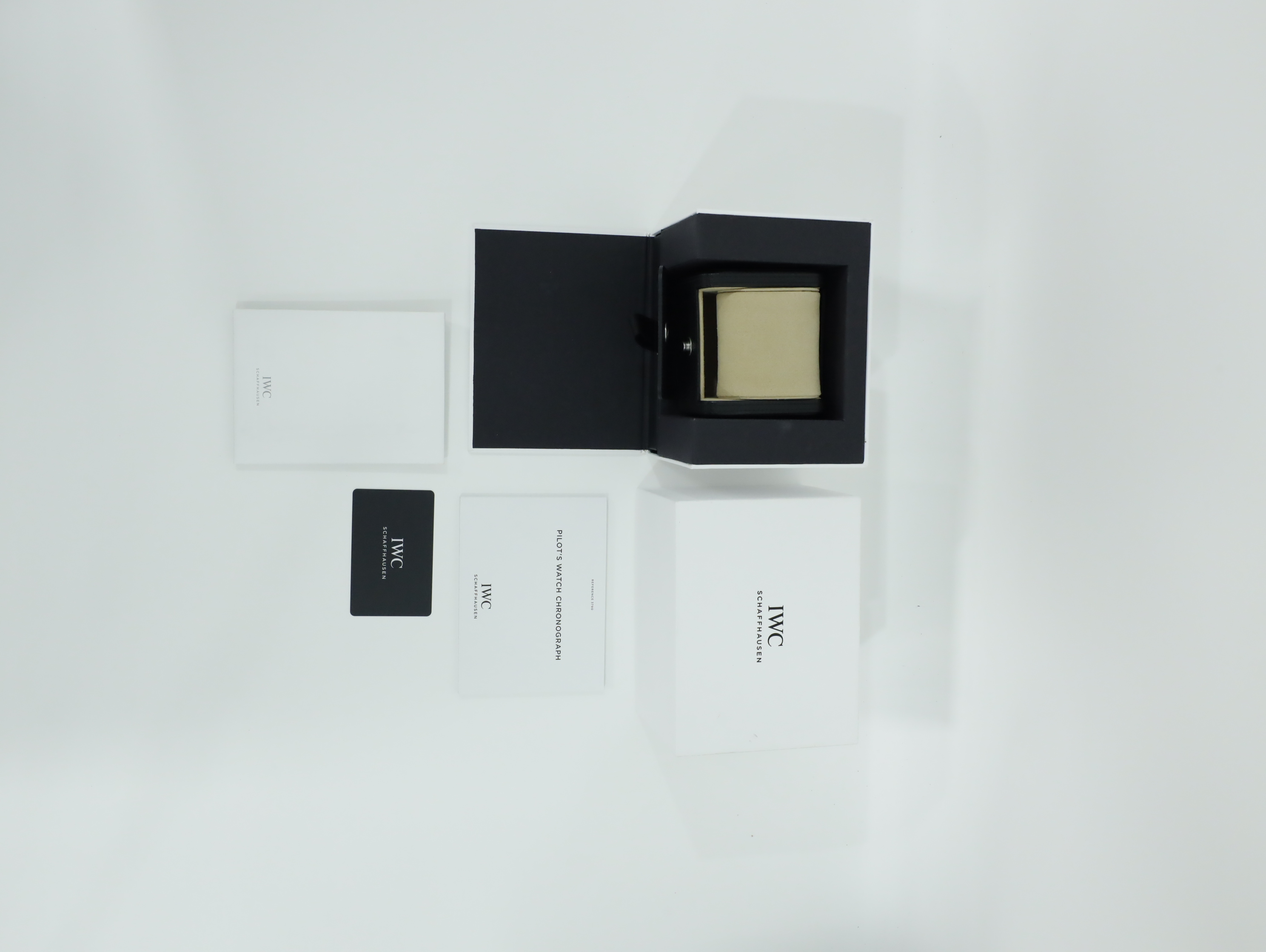 IWC 파일럿 워치 크로노그래프 IW378002 중고 2022년식 풀패키지샷