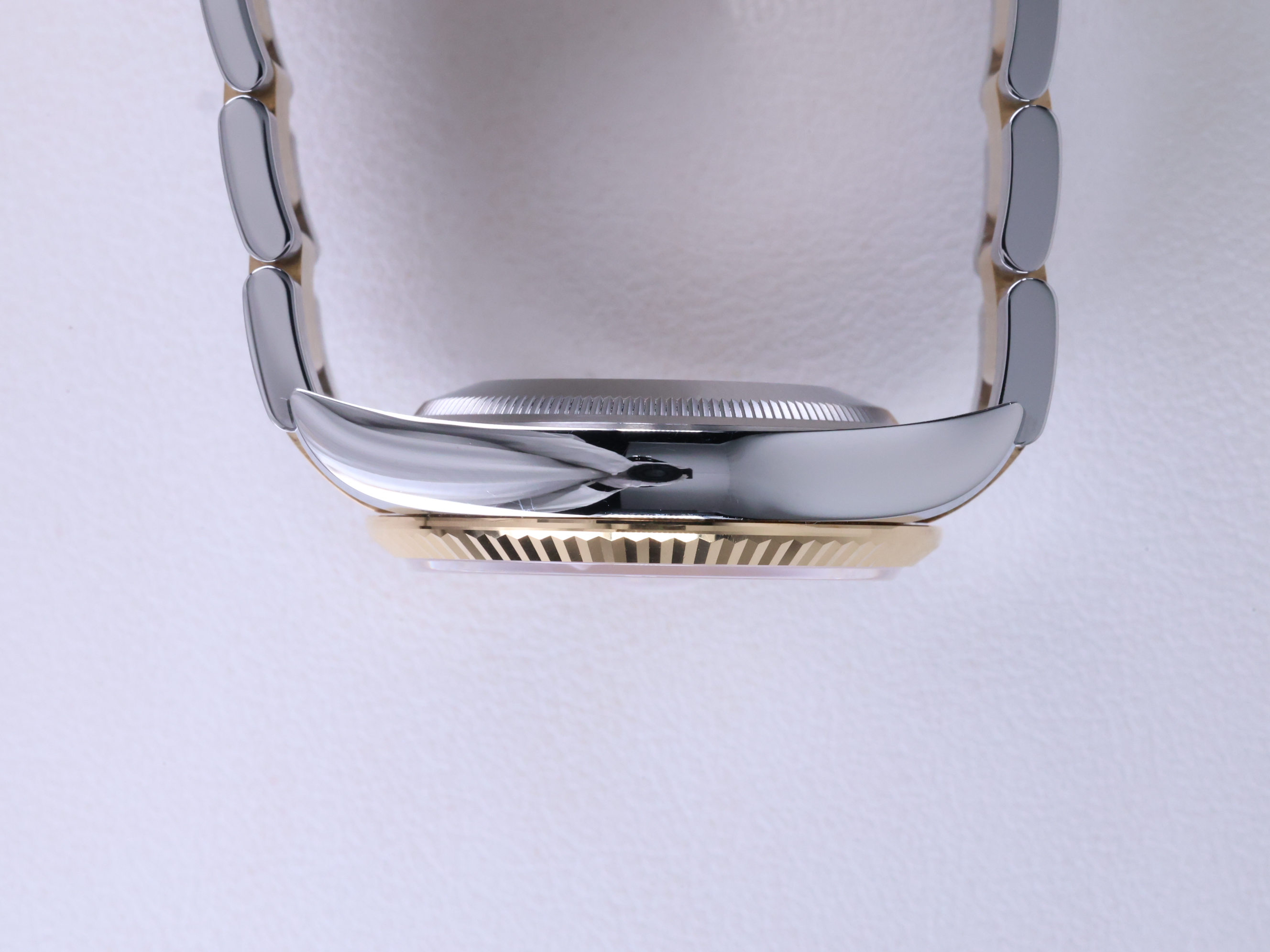 Rolex Datejust 36 126233 Used 2021 측면(크라운 반대편)