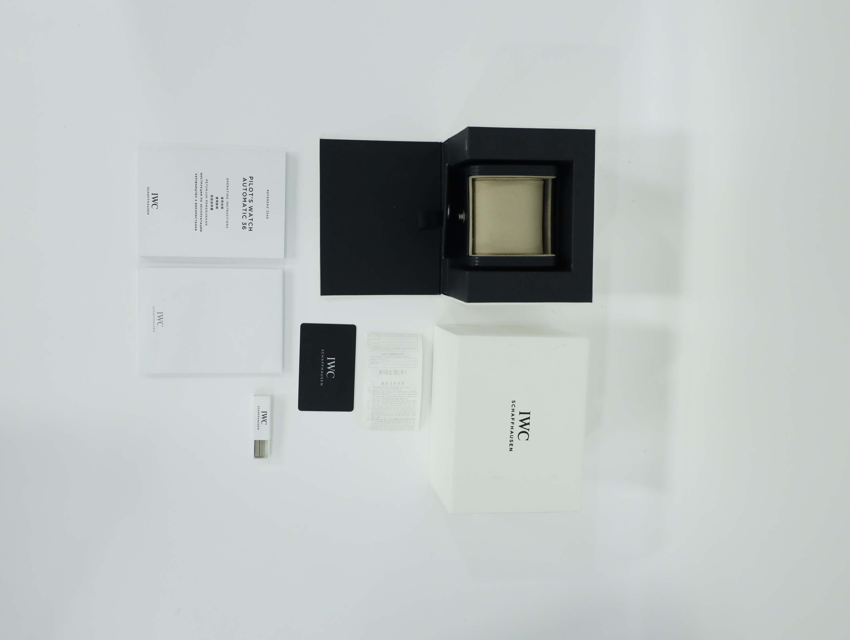 IWC 파일럿 워치 오토매틱 36 IW324010 중고 2024년식 풀패키지샷